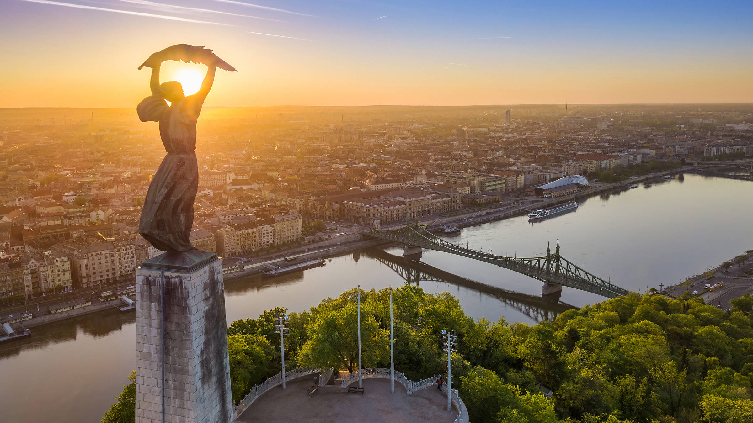 Freiheitsstatue auf dem Gellertberg - H2 Hotel Budapest - Offizielle Webseite Freiheitsstatue auf dem Gellertberg - H2 Hotel Budapest - Offizielle Webseite