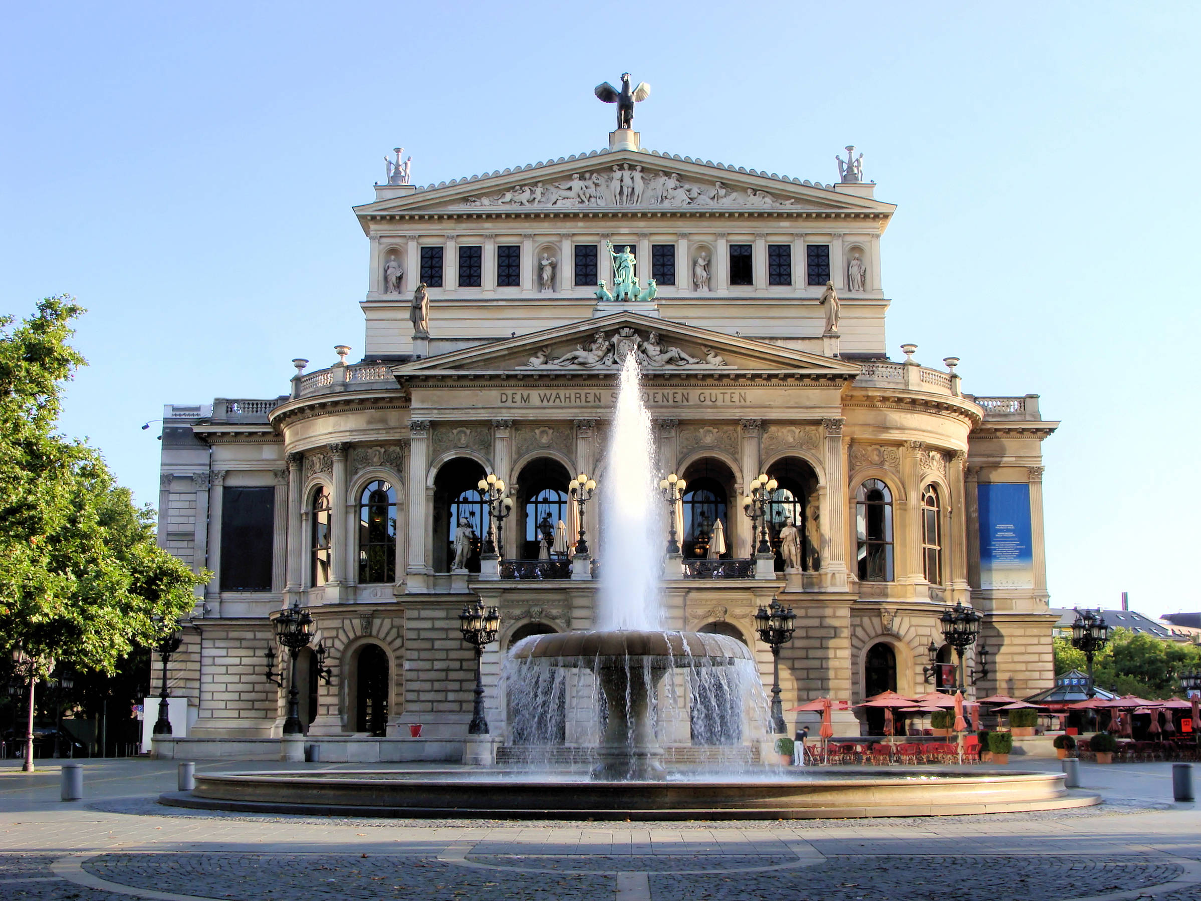 Alte Oper in Frankfurt | H-Hotels.com Alte Oper in Frankfurt | H-Hotels.com