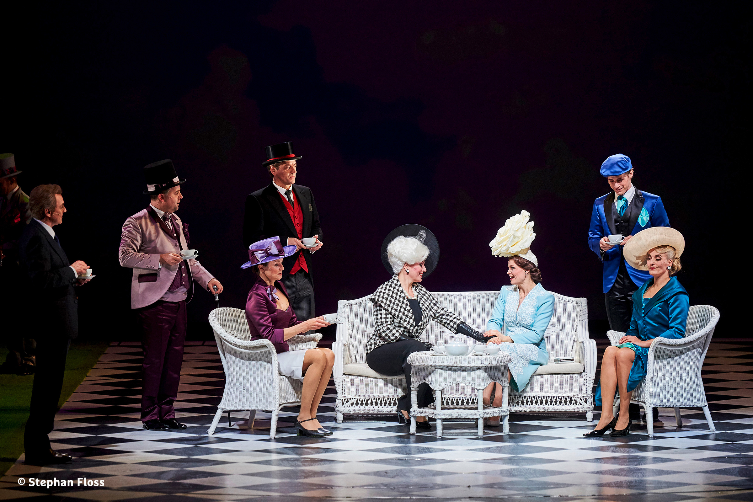 Eliza und die feine Gesellschaft - Musical My Fair Lady - H-Hotels.com Eliza und die feine Gesellschaft - Musical My Fair Lady - H-Hotels.com