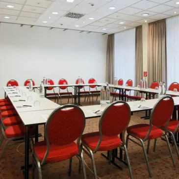 Fully equipped meeting rooms at the H+ Hotel Köln Brühl - Official website