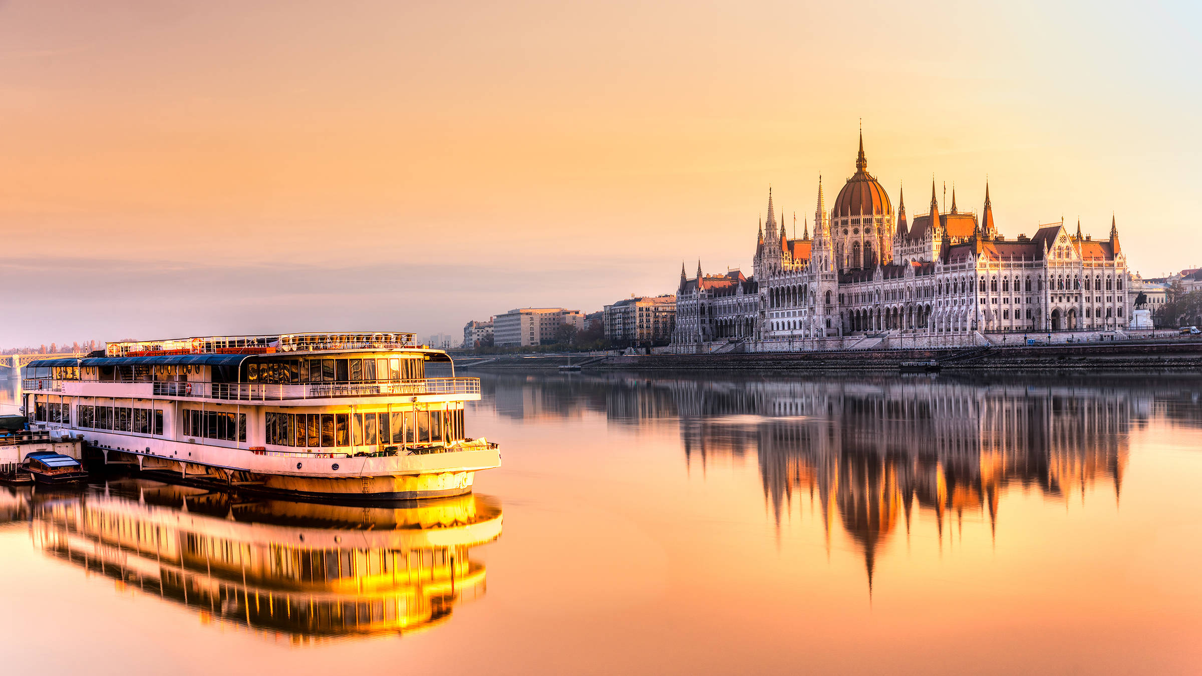 Boat trip on the Danube - H2 Hotel Budapest - Official website