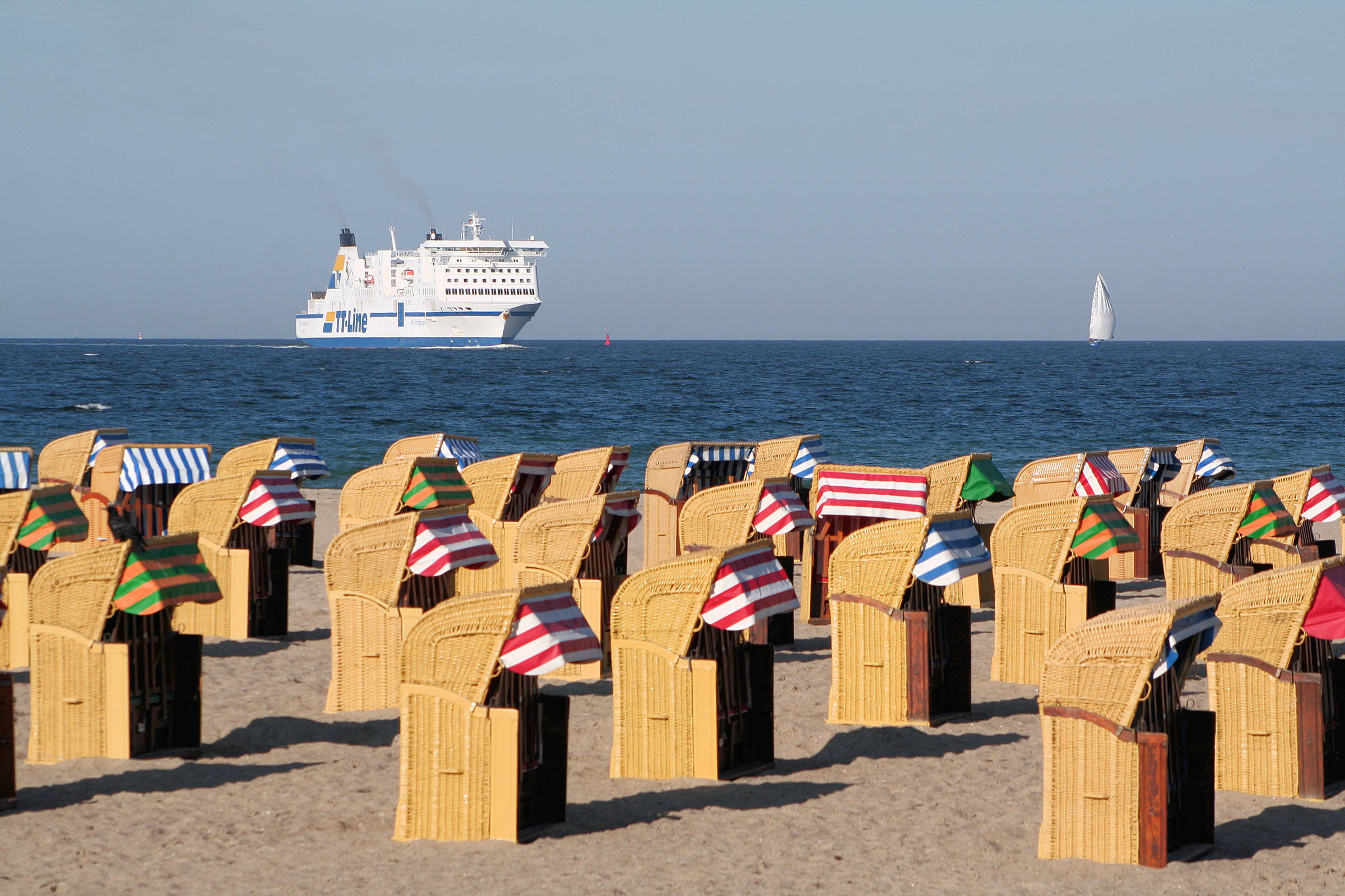 Strand in Travemünde nahe Lübeck - H+ Hotel Lübeck - Offizielle Webseite Strand in Travemünde nahe Lübeck - H+ Hotel Lübeck - Offizielle Webseite