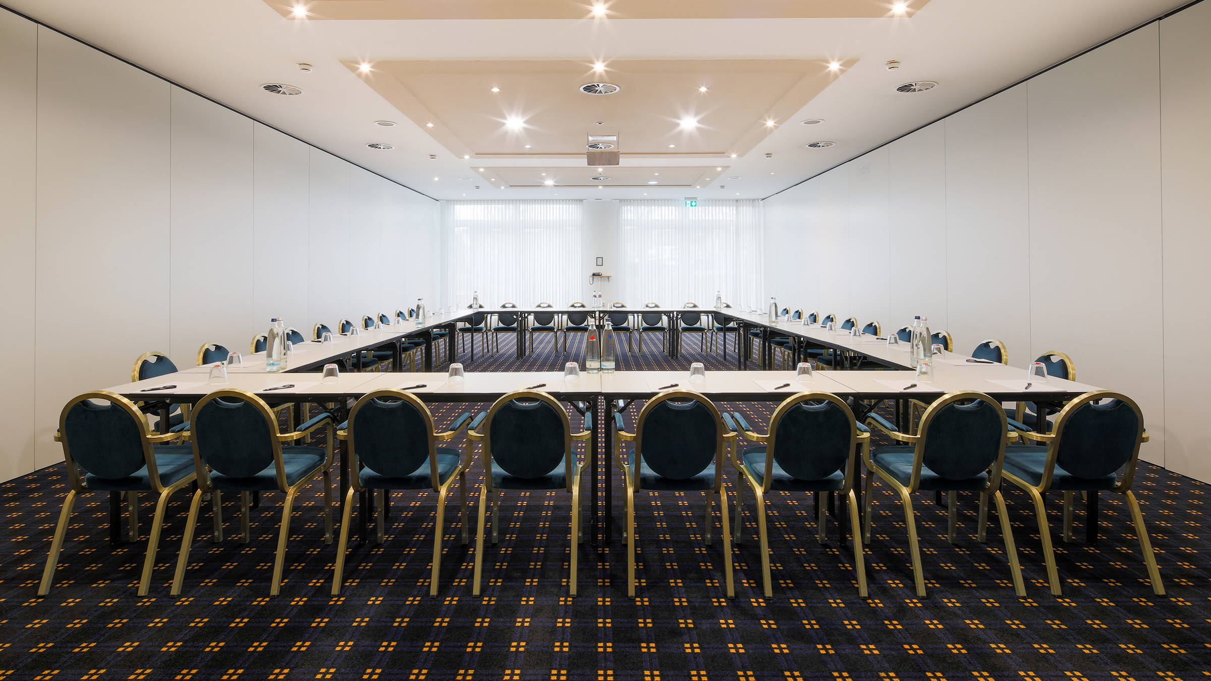 Raum für Tagungen und Seminare im H+ Hotel Köln Hürth - Offizielle Webseite Raum für Tagungen und Seminare im H+ Hotel Köln Hürth - Offizielle Webseite