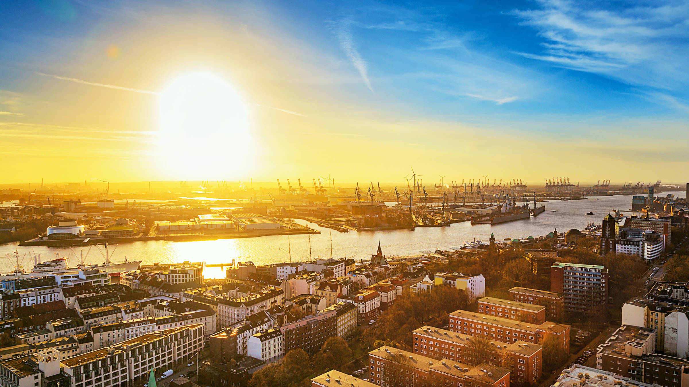 Harbour of Hamburg near the Hyperion Hotel Hamburg - Official website Harbour of Hamburg near the Hyperion Hotel Hamburg - Official website