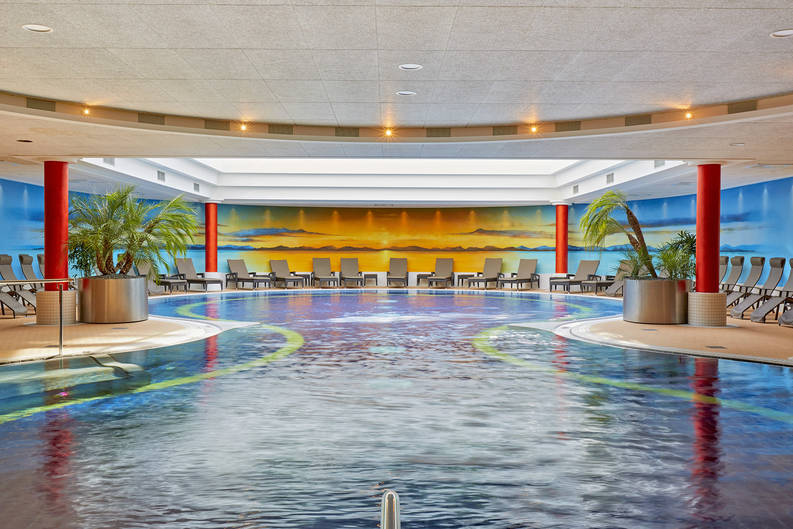 Zwembad in het H+ Hotel & SPA Friedrichroda - Officiële website