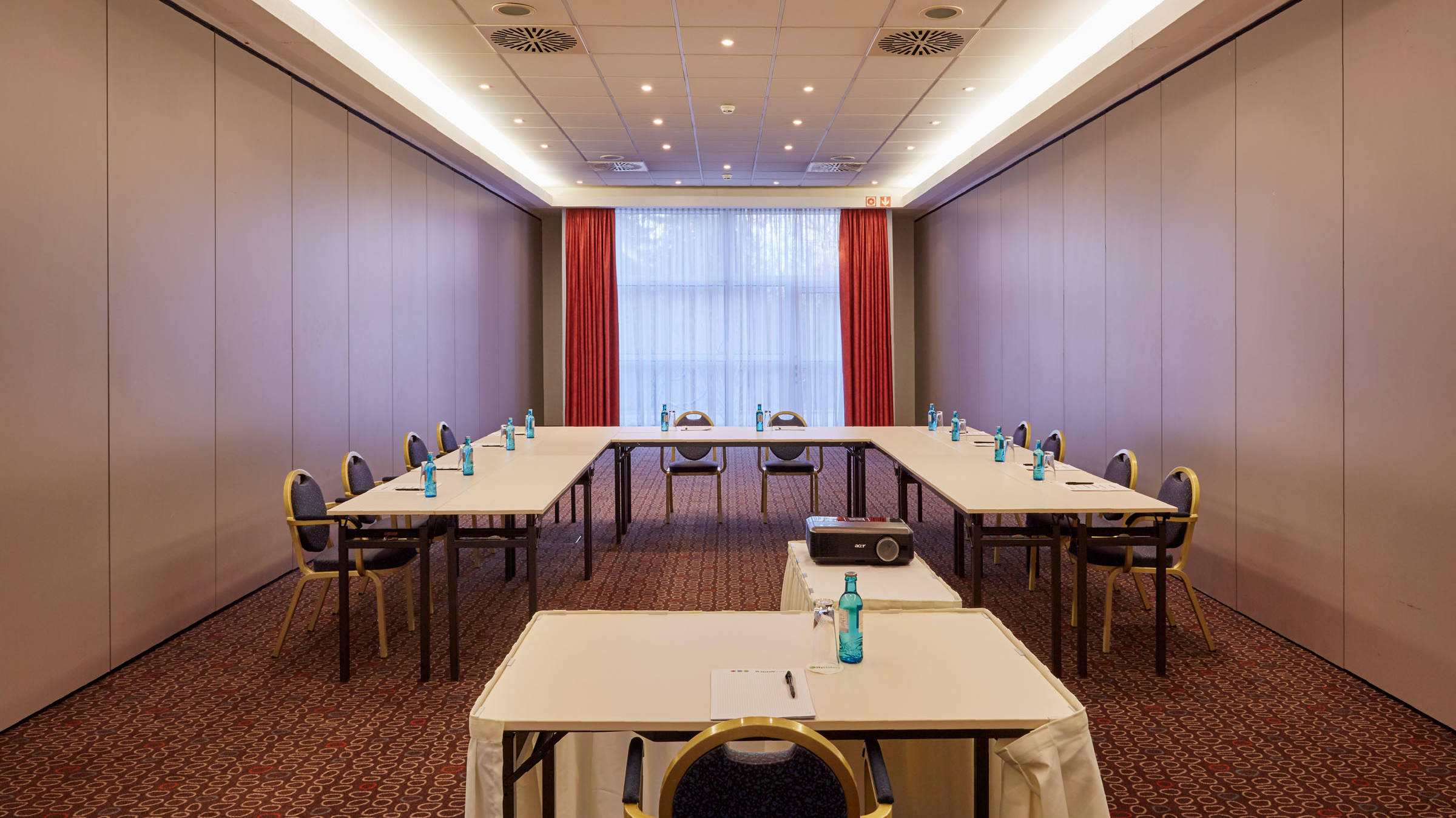 Meeting room at the H+ Hotel Leipzig-Halle - Official website Meeting room at the H+ Hotel Leipzig-Halle - Official website