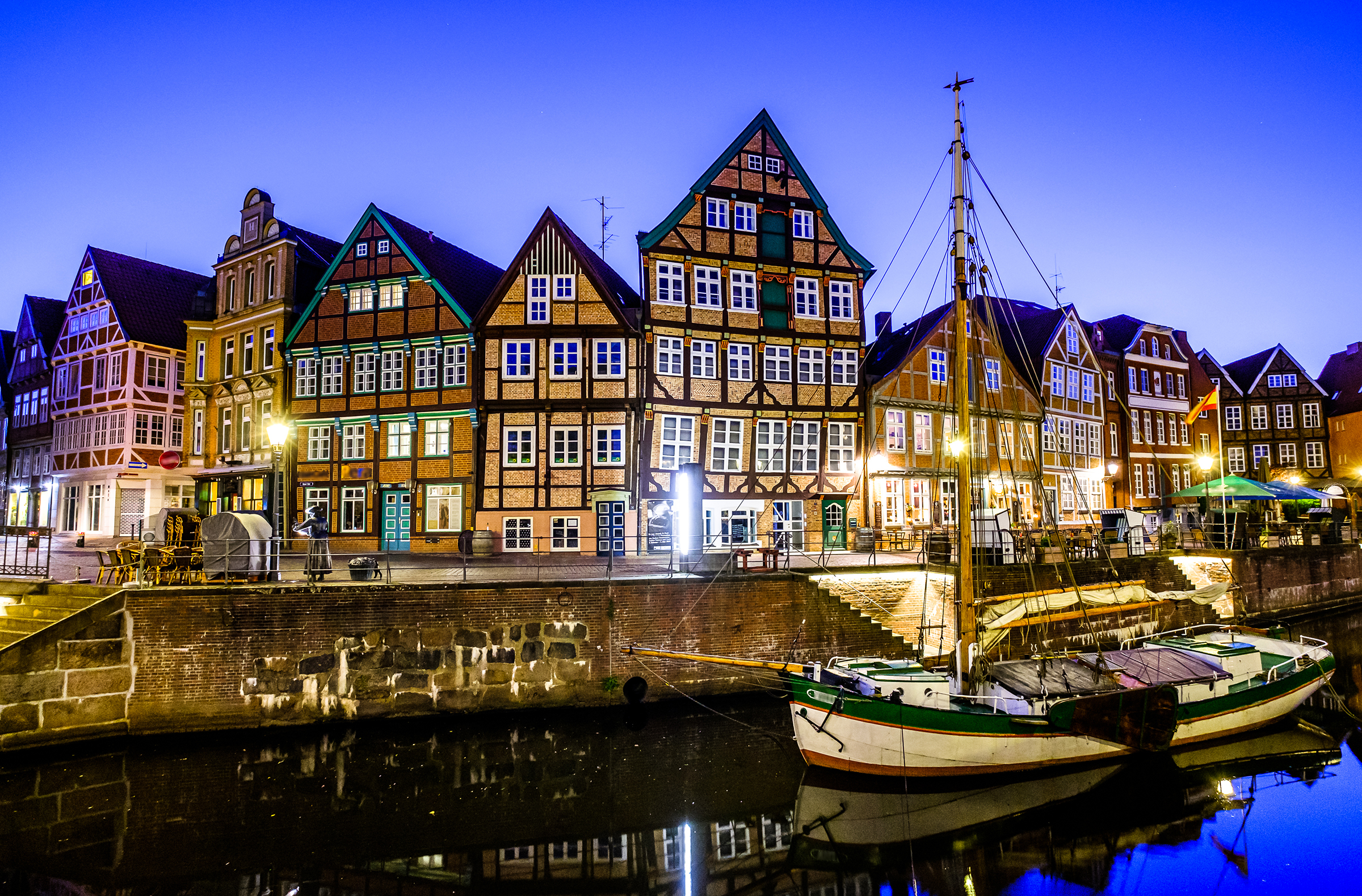 Stade bei Nacht | H-Hotels.com Stade bei Nacht | H-Hotels.com