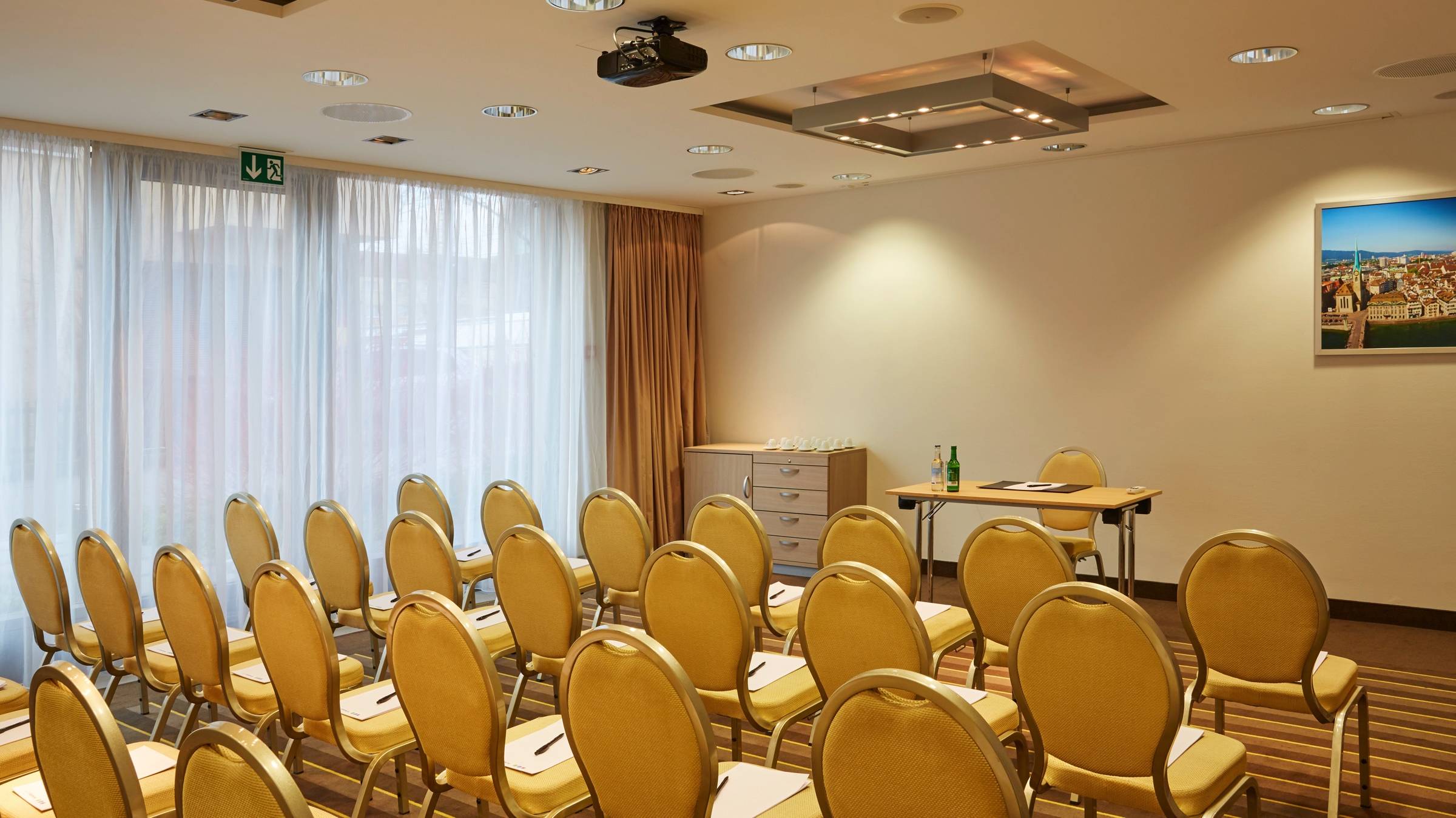 Meeting rooms - H+ Hotel Zürich - Official website Meeting rooms - H+ Hotel Zürich - Official website