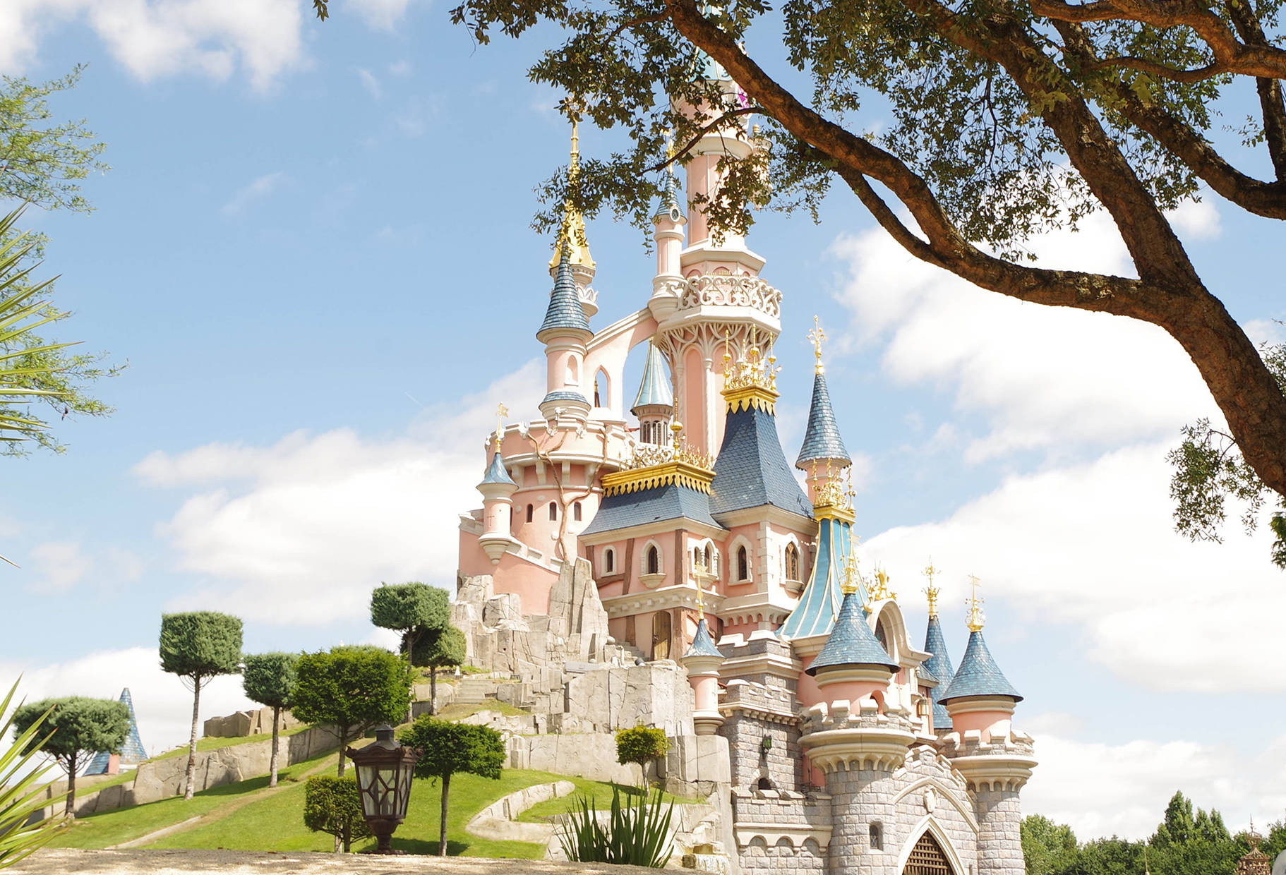 Schloss im Disneyland Paris - Städtereise nach Paris mit H-Hotels.com - Offizielle Webseite Schloss im Disneyland Paris - Städtereise nach Paris mit H-Hotels.com - Offizielle Webseite