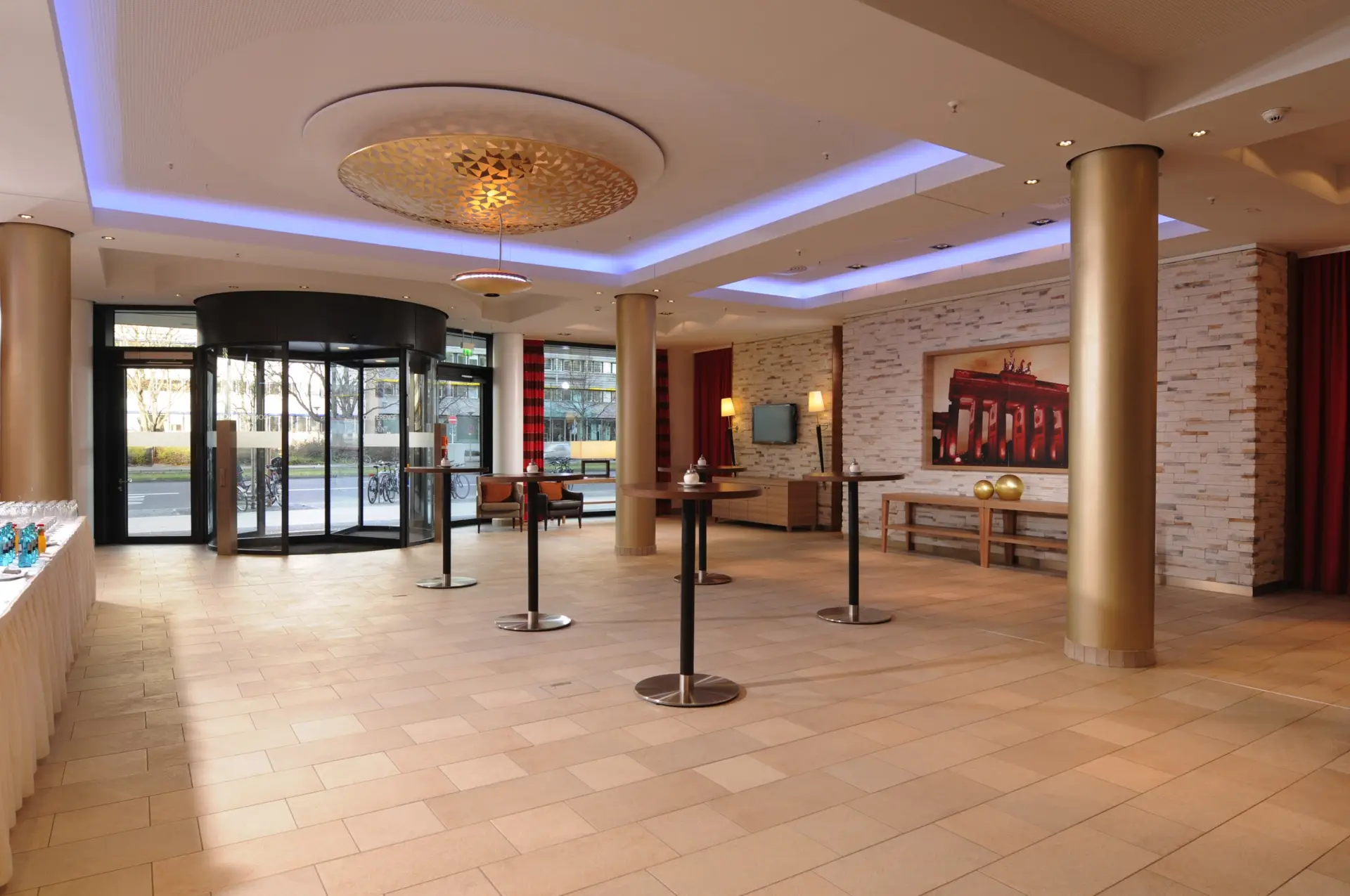 Business hotel in Berlin - H4 Hotel Berlin Alexanderplatz - Official website