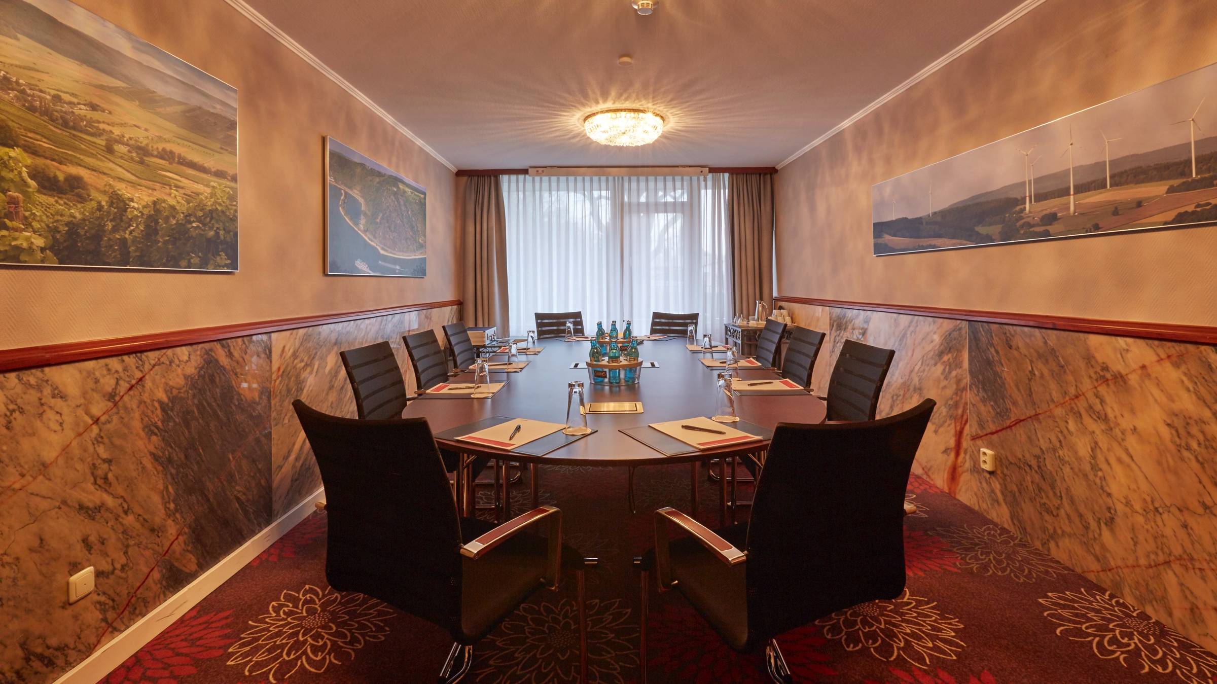Meeting room at the H4 Hotel Frankfurt Messe - Official website Meeting room at the H4 Hotel Frankfurt Messe - Official website