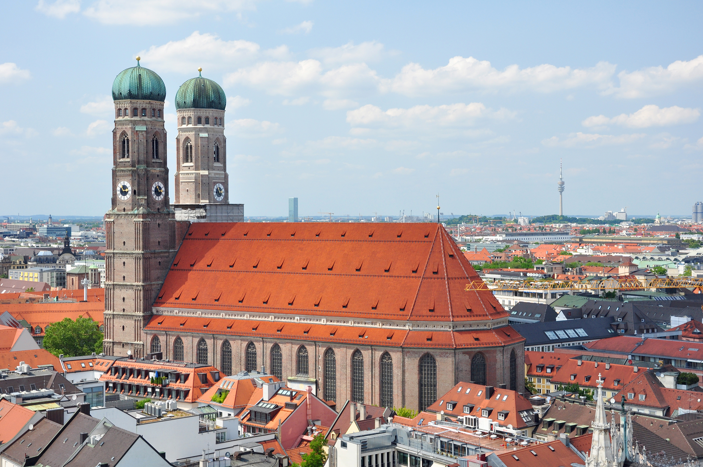 Frauenkirche in der Münchner Innenstadt - H2 Hotel München Messe - Offizielle Webseite