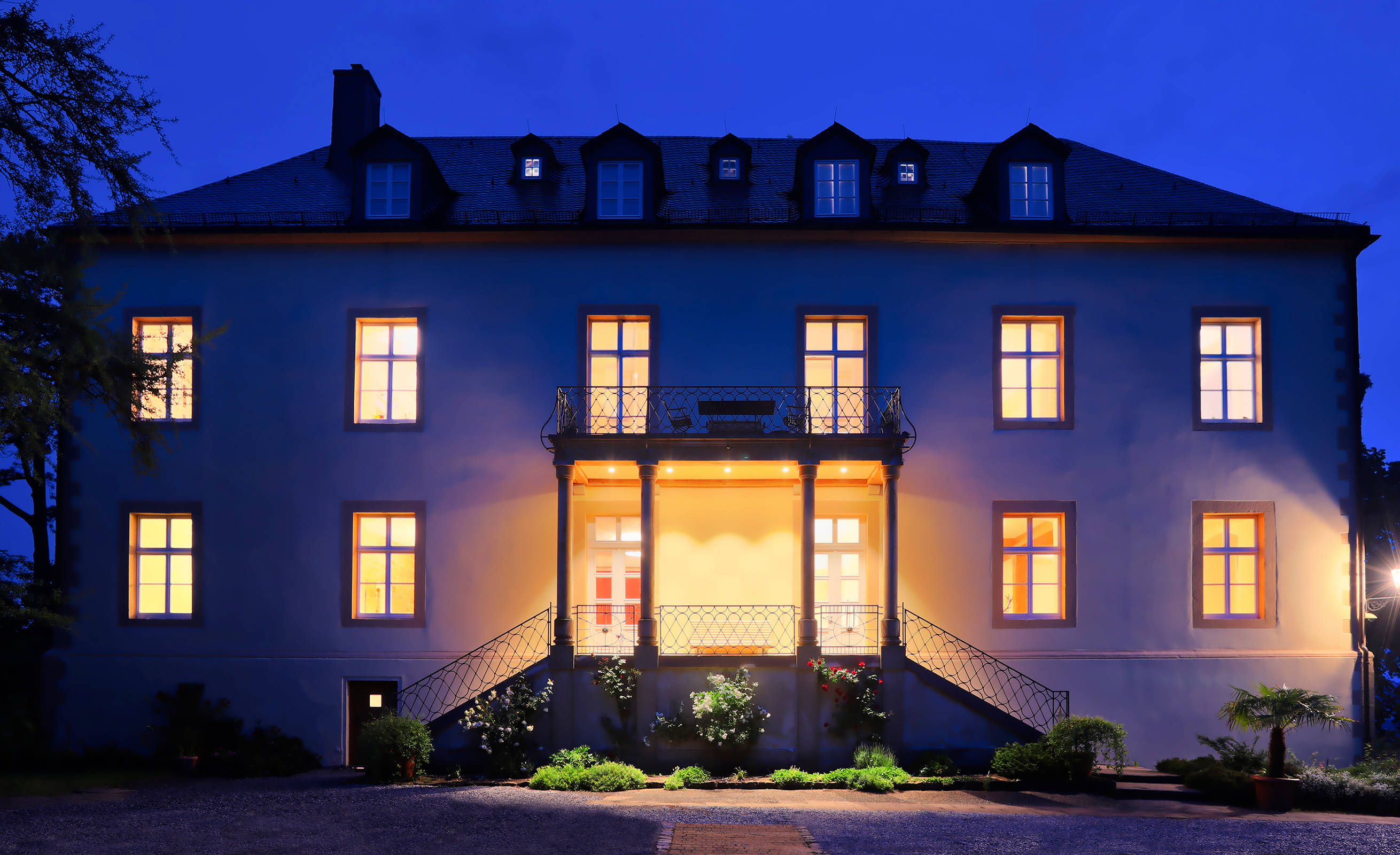Schloss Landau - Hotel Brunnenhaus Schloss Landau - Offizielle Webseite Schloss Landau - Hotel Brunnenhaus Schloss Landau - Offizielle Webseite
