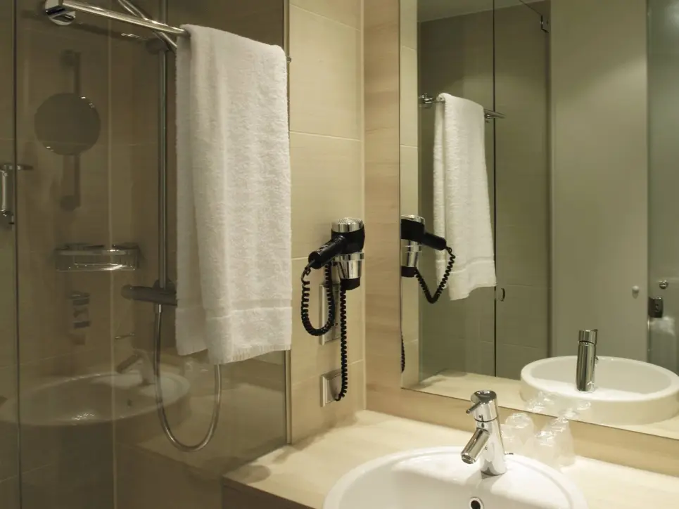 Salle de bain de l‘hôtel H2 Hotel Berlin Alexanderplatz - site internet officiel