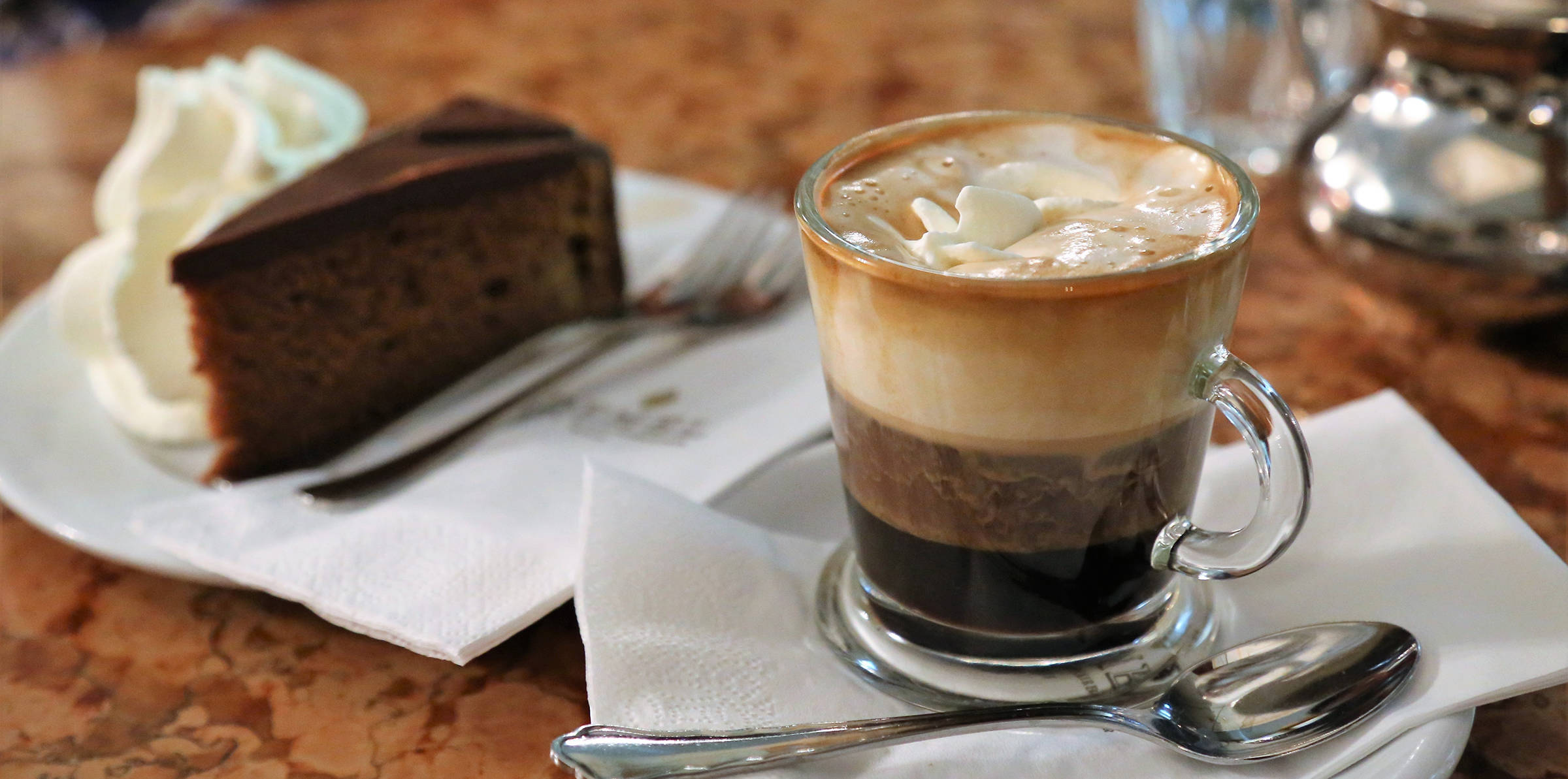 Shoppingpause im Cafe | H-Hotels.com Shoppingpause im Cafe | H-Hotels.com