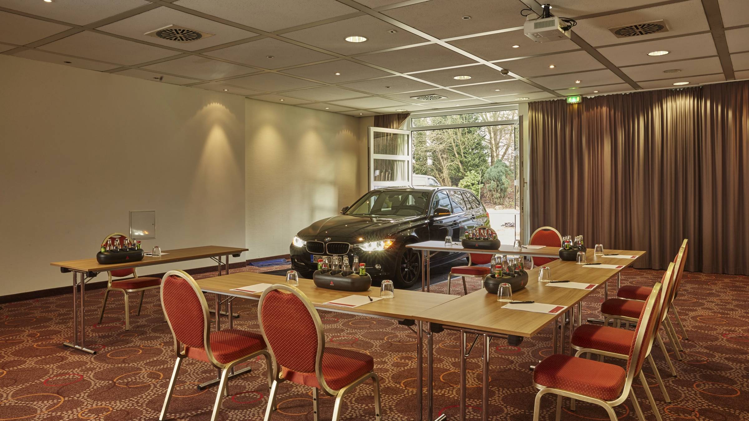 Spacious meeting rooms at the H+ Hotel Wiesbaden Niedernhausen - Official website Spacious meeting rooms at the H+ Hotel Wiesbaden Niedernhausen - Official website