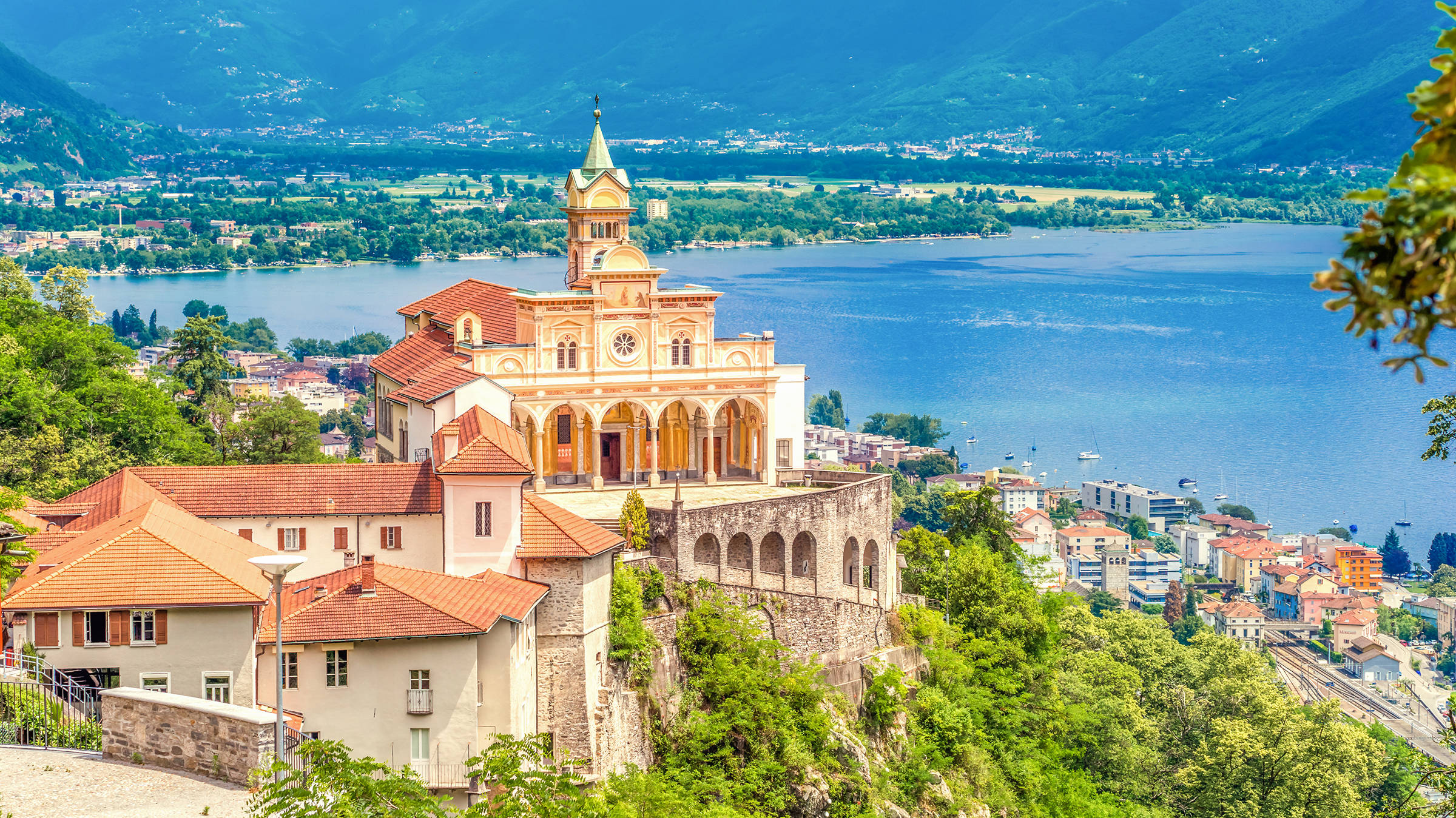 Madonna del Sasso near H4 Hotel Arcadia Locarno - Official website Madonna del Sasso near H4 Hotel Arcadia Locarno - Official website