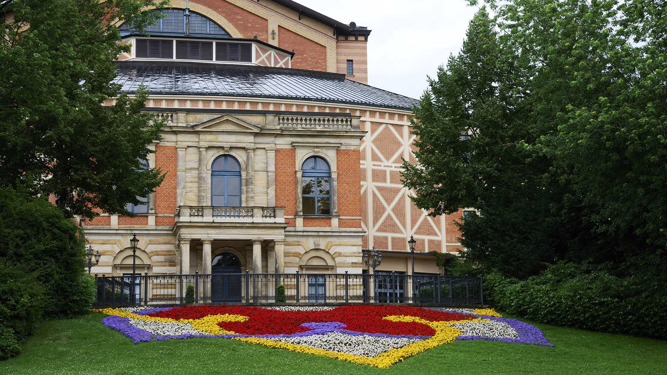 Festspielhaus - H4 Hotel Residenzschloss Bayreuth - sitio web oficial Festspielhaus - H4 Hotel Residenzschloss Bayreuth - sitio web oficial