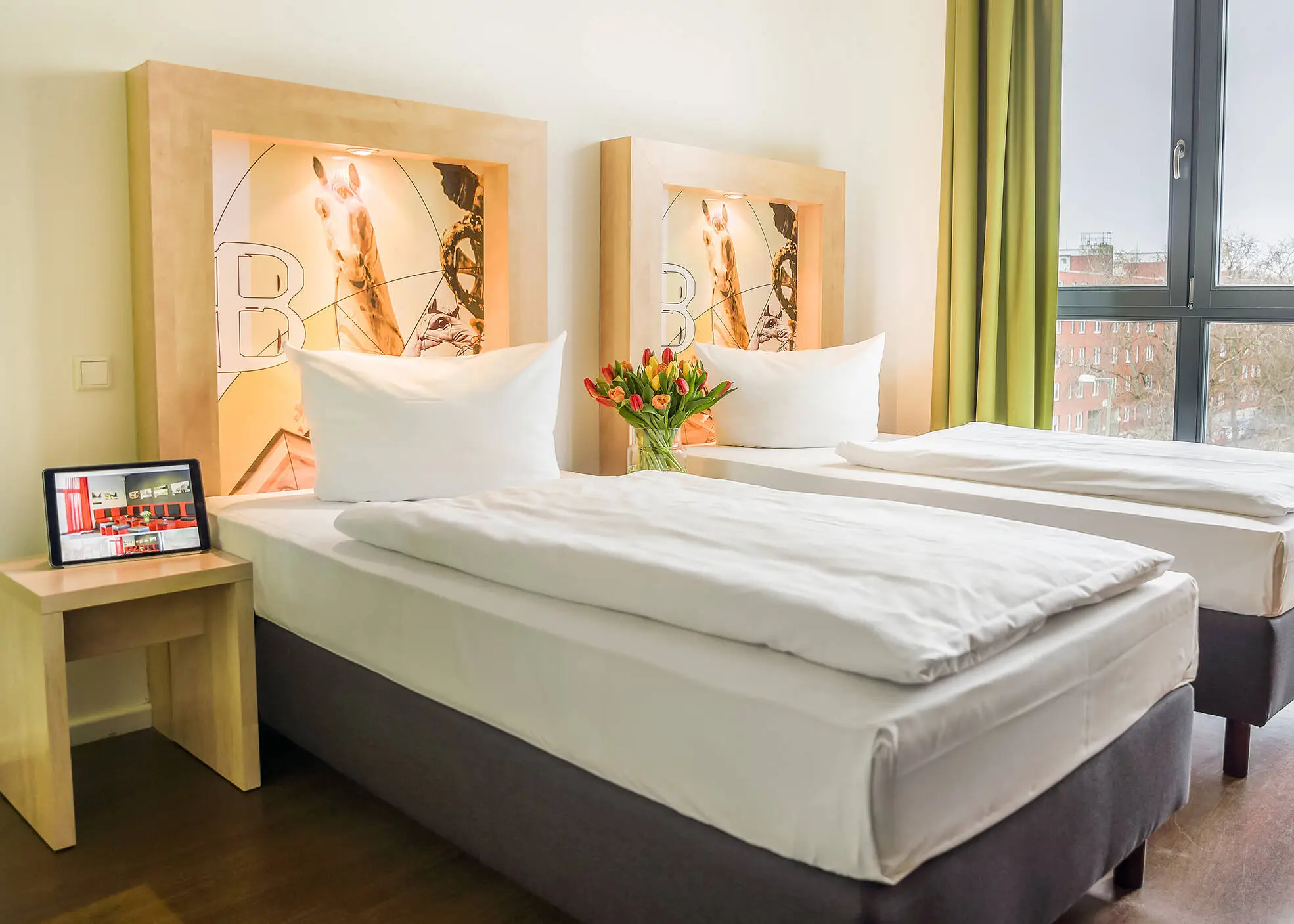 Hotel rooms - H+ Hotel 4Youth Berlin