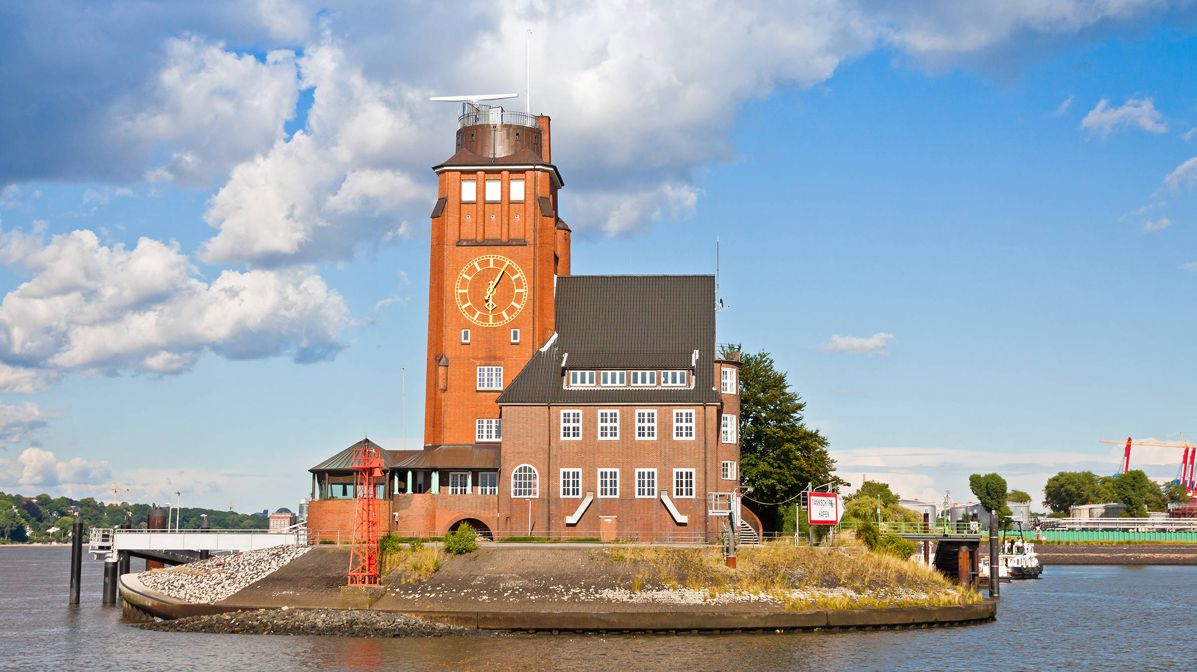 Hafeneinfahrt von Hamburg | H-Hotels.com Hafeneinfahrt von Hamburg | H-Hotels.com