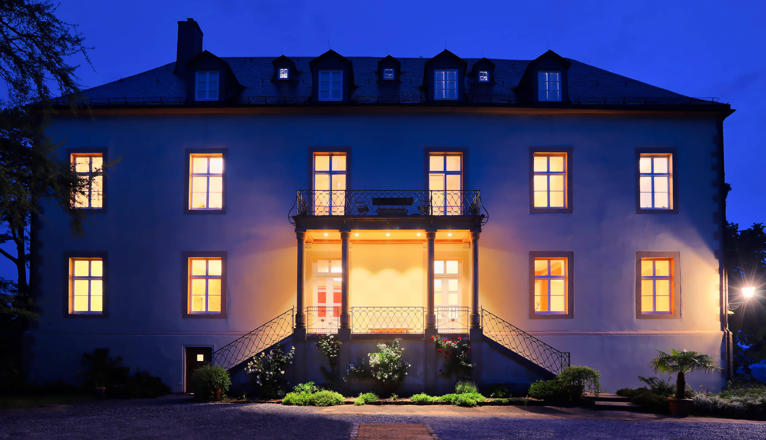 Schloss Landau - Hotel Brunnenhaus Schloss Landau - Officiële website Schloss Landau - Hotel Brunnenhaus Schloss Landau - Officiële website