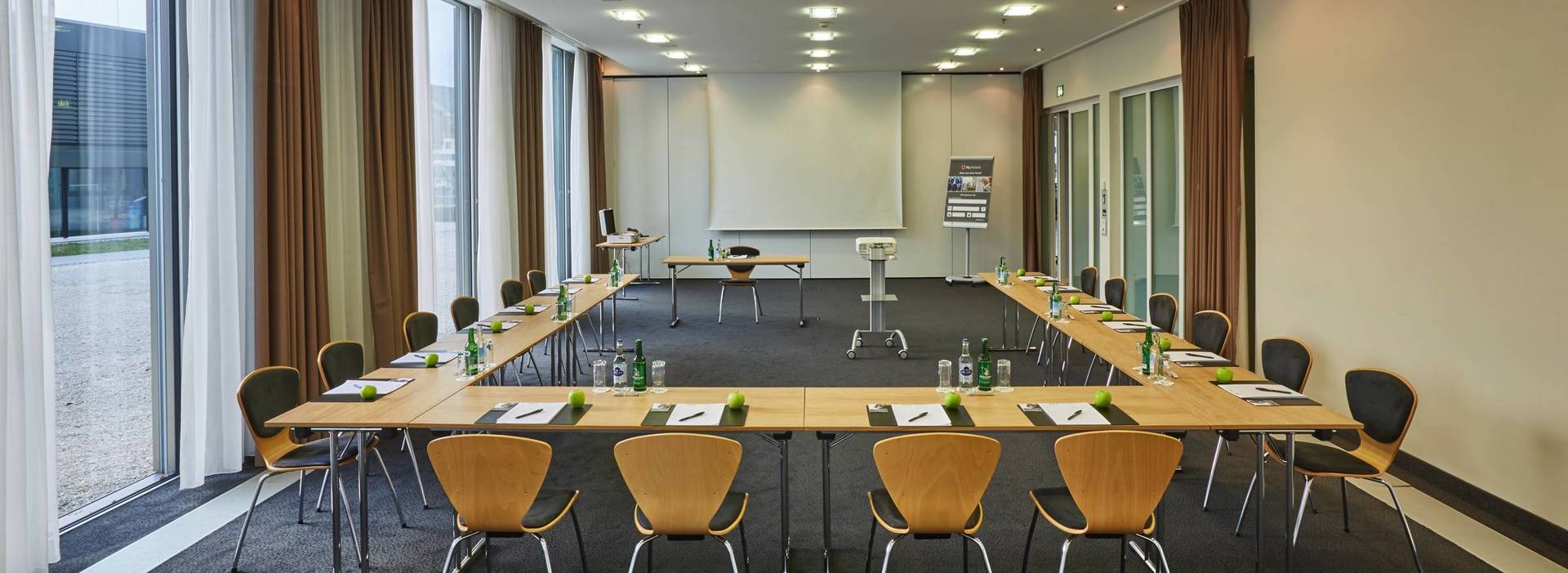 Des salles de conférences modernes pouvant accueillir jusqu'à 200 personnes H4 Hotel Solothurn