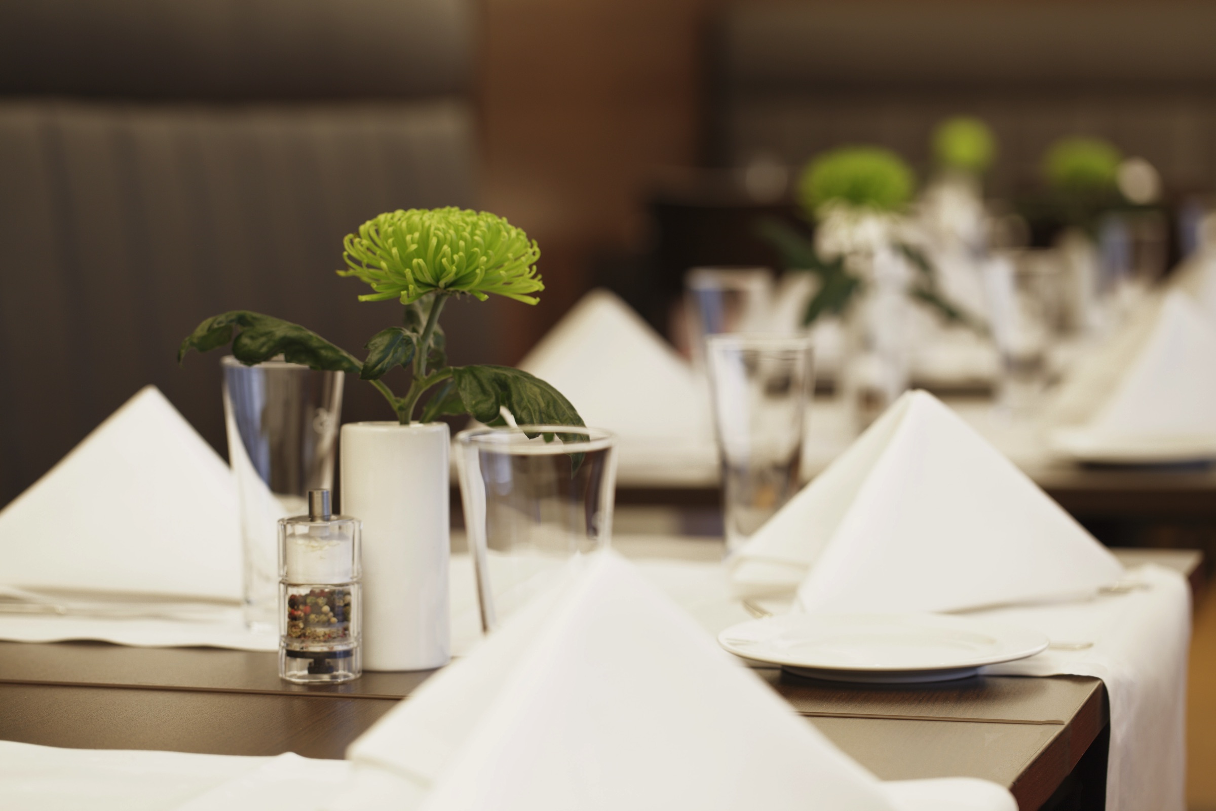 Restaurant - H4 Hotel Frankfurt Messe Restaurant - H4 Hotel Frankfurt Messe