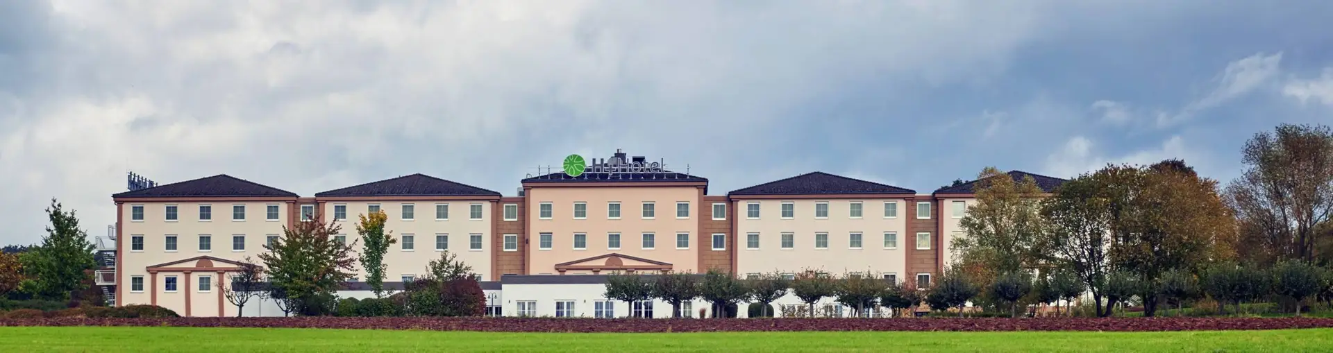 Discover Taunus with the attractive offers of the H+ Hotel Frankfurt Airport West - Official website