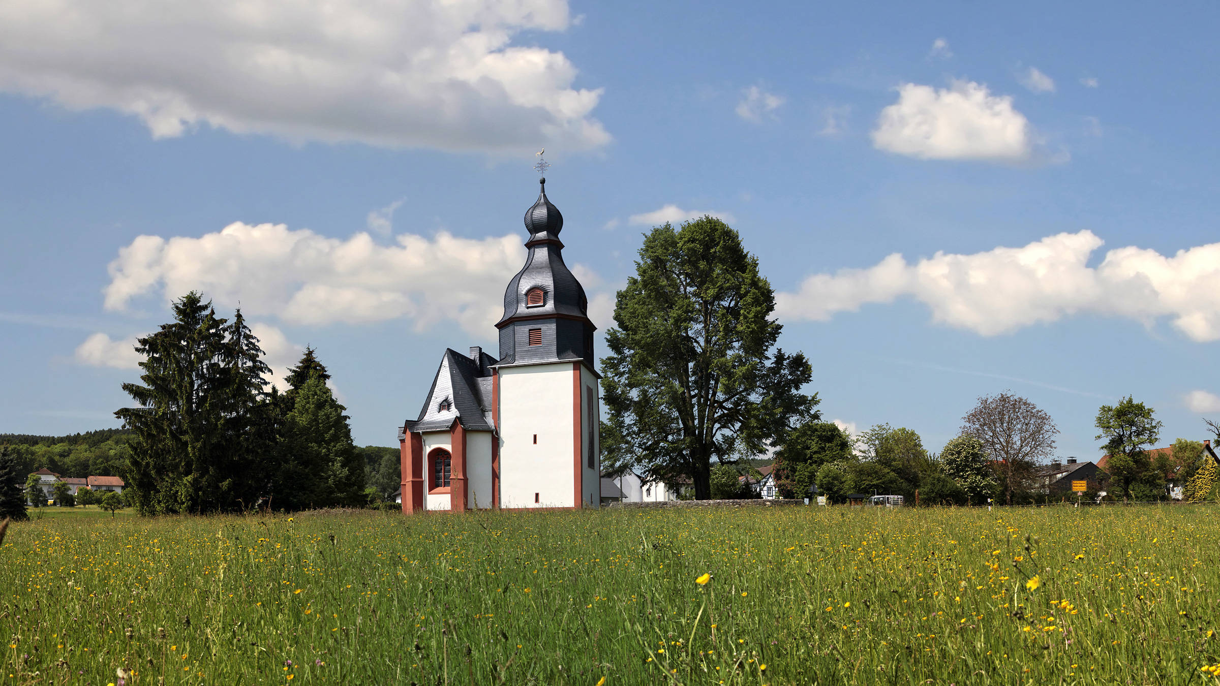 Chiesa "Johanniskirche" - H+ Hotel Wiesbaden Niedernhausen - sito web ufficiale Chiesa "Johanniskirche" - H+ Hotel Wiesbaden Niedernhausen - sito web ufficiale