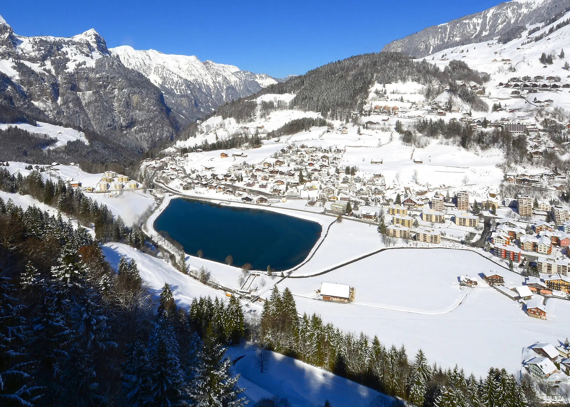 Engelberg en invierno desde arriba