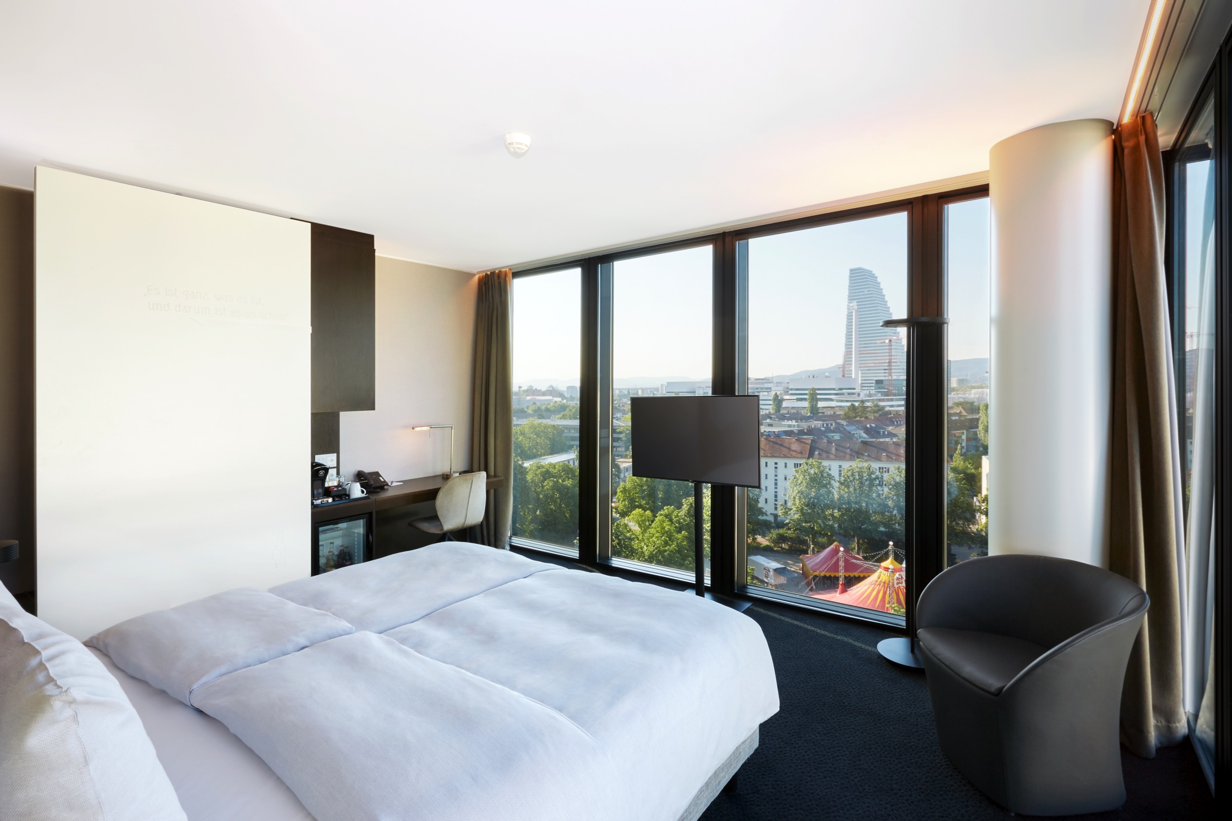 Businesszimmer im Hyperion Hotel Basel - Offizielle Webseite Businesszimmer im Hyperion Hotel Basel - Offizielle Webseite