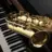Nahaufnahme Saxophon und Klavier