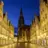 Prinzipalmarkt beleuchtet bei Nacht mit Blick auf die St. Lambertikirche.