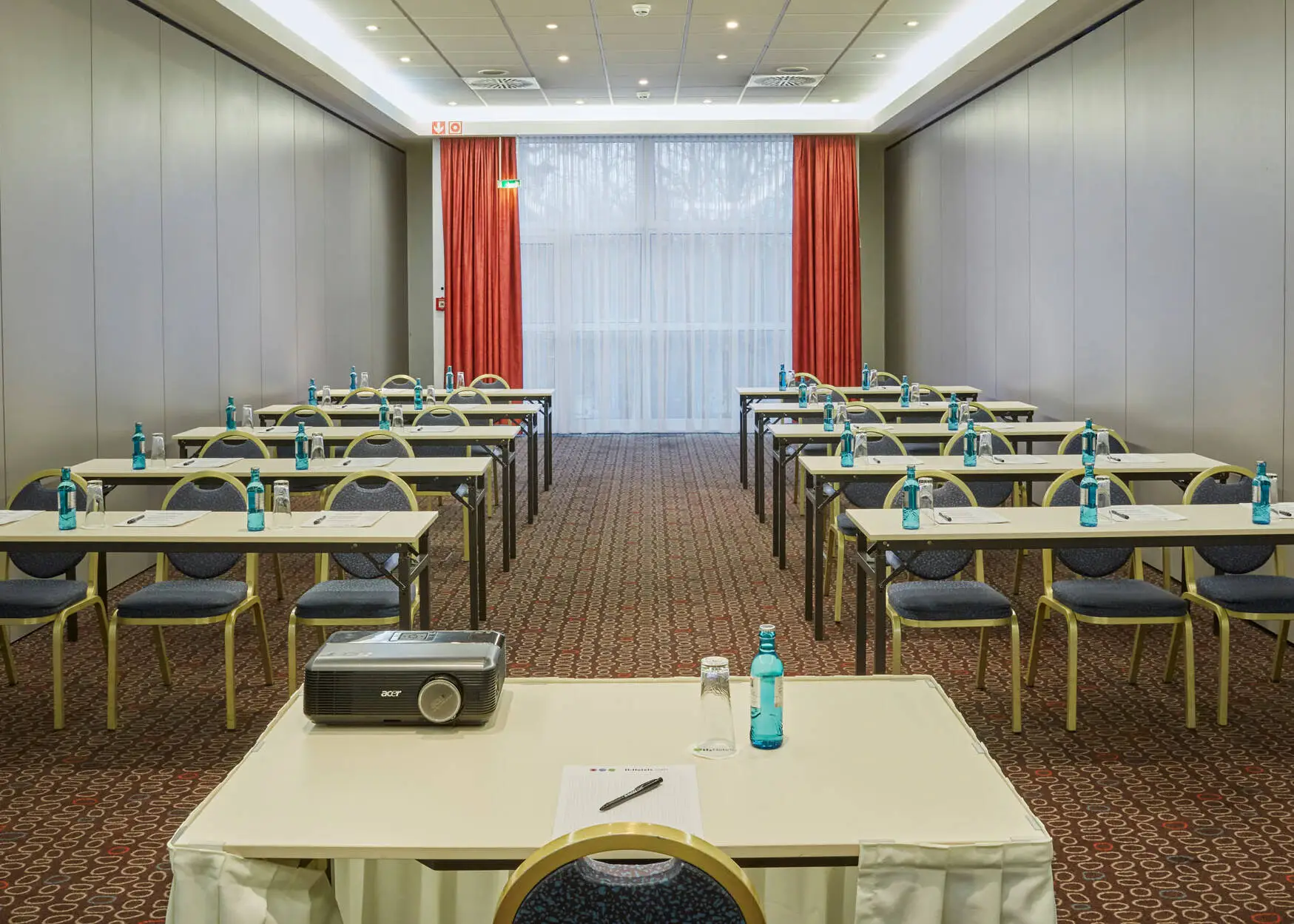 Salles de conférence lumineuses de l'hôtel H+ Hotel Leipzig-Halle.