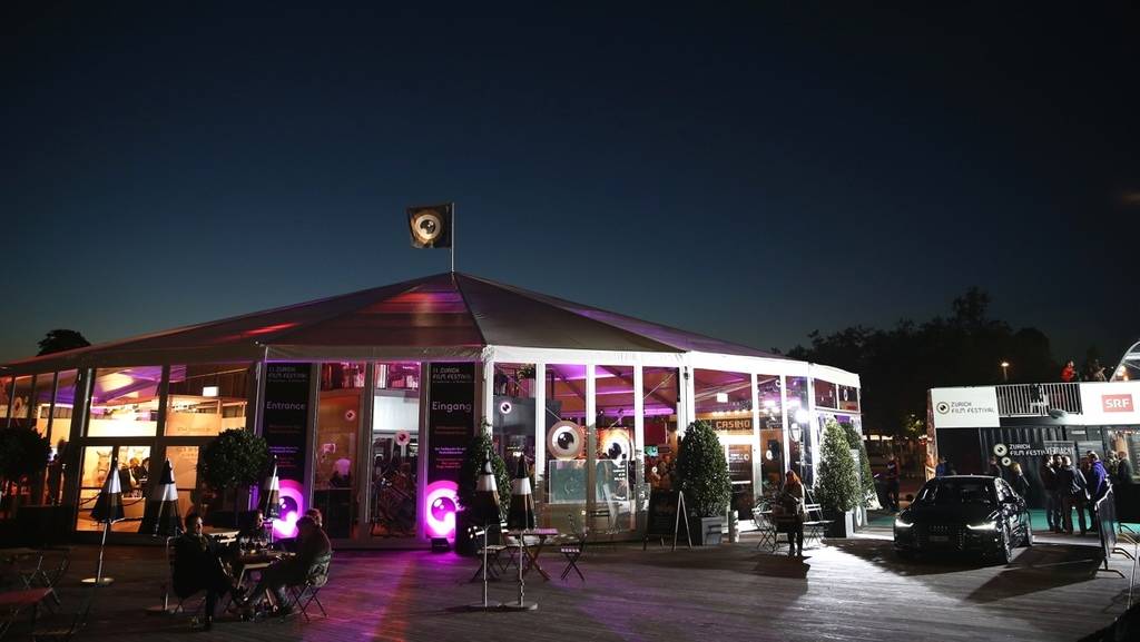 ZFF Festivalzentrum auf dem Sechseläutenplatz - H+ Hotel Zürich - Offizielle Webseite ZFF Festivalzentrum auf dem Sechseläutenplatz - H+ Hotel Zürich - Offizielle Webseite