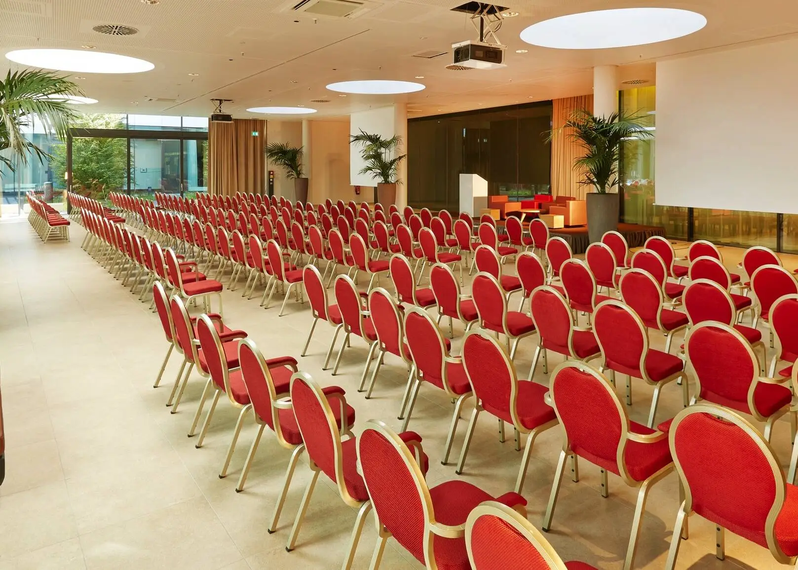 Helle Tagungsräume vom H4 Hotel München Messe