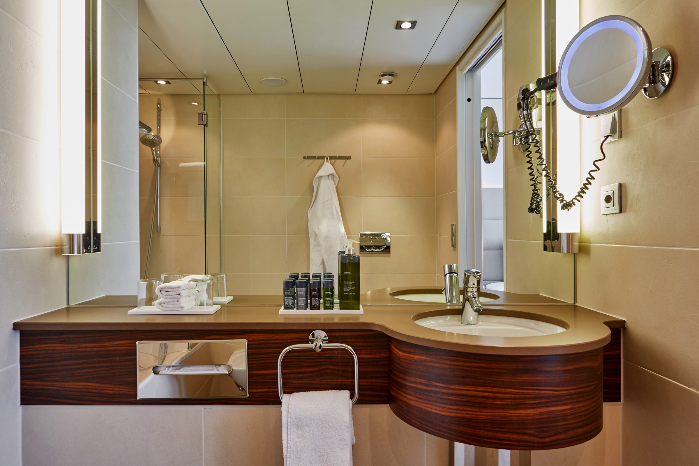 Modernes Badezimmer im H4 Hotel Solothurn - Offizielle Webseite Modernes Badezimmer im H4 Hotel Solothurn - Offizielle Webseite