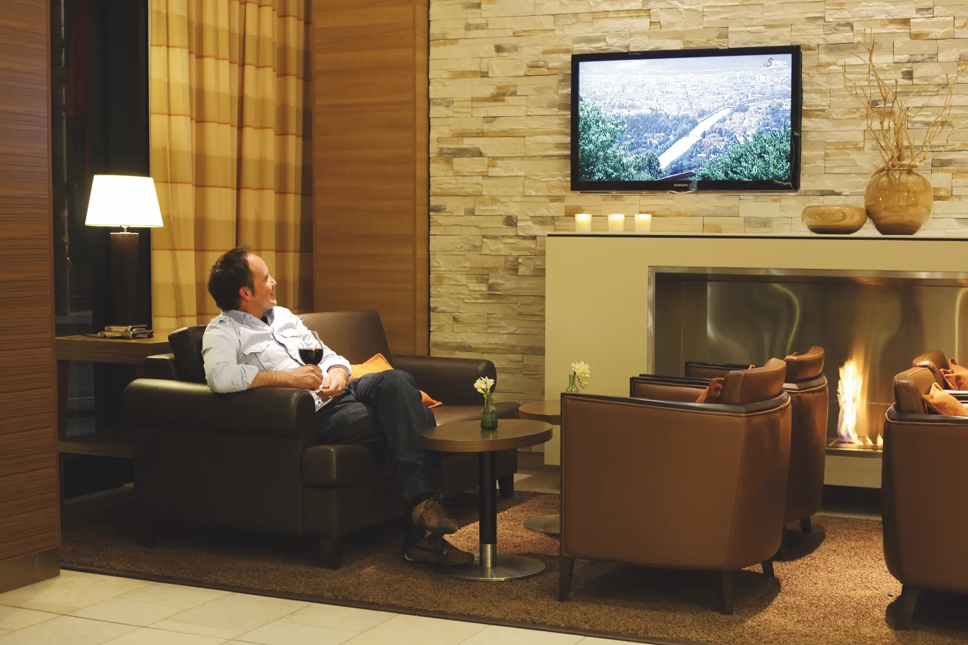 Lounge dell’hotel H4 Hotel Berlin Alexanderplatz - Sito web ufficiale