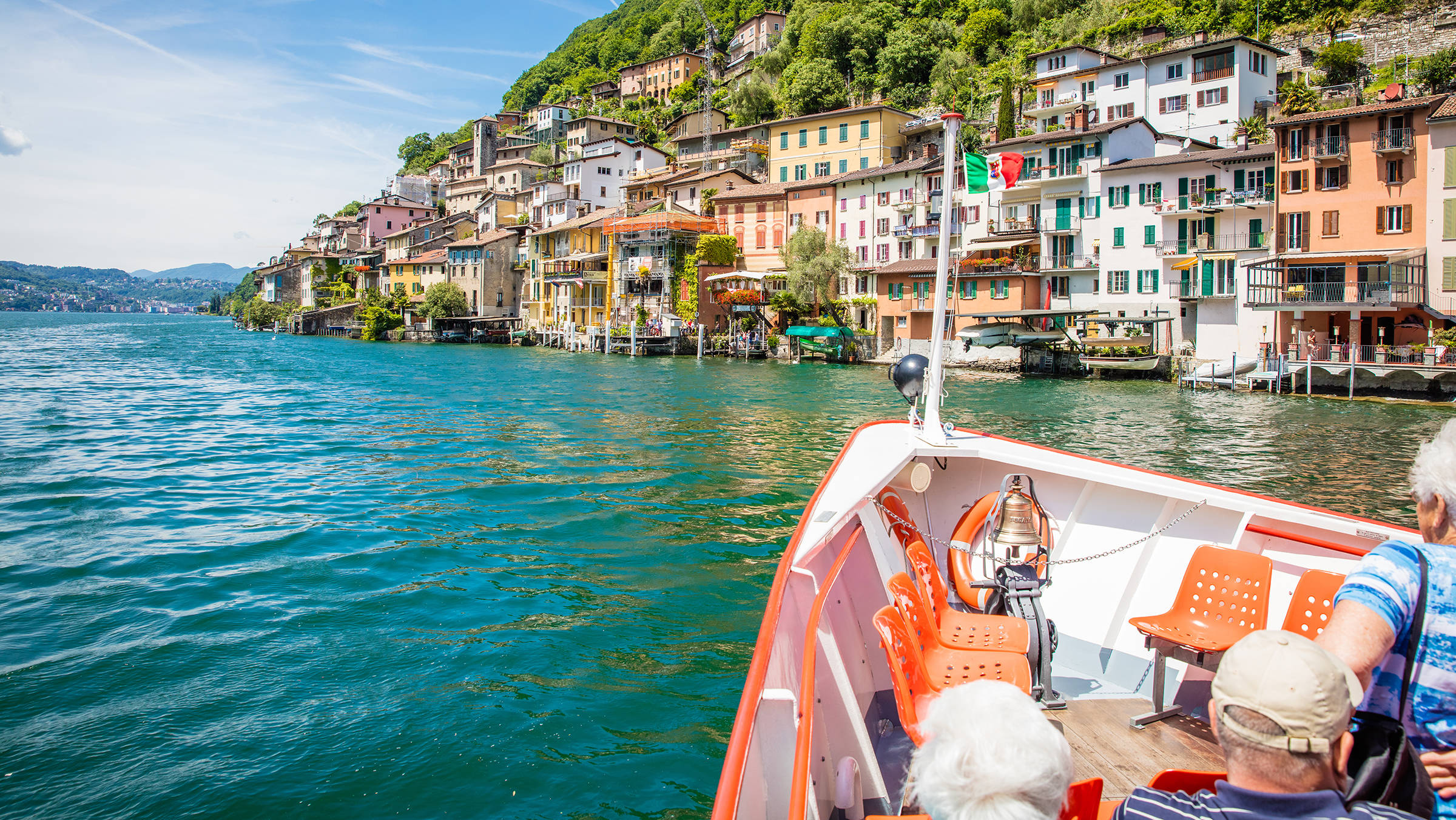 Blick vom Ausflugsschiff auf dem Lago Maggiore - H-Hotels.com - Offizielle Webseite Blick vom Ausflugsschiff auf dem Lago Maggiore - H-Hotels.com - Offizielle Webseite