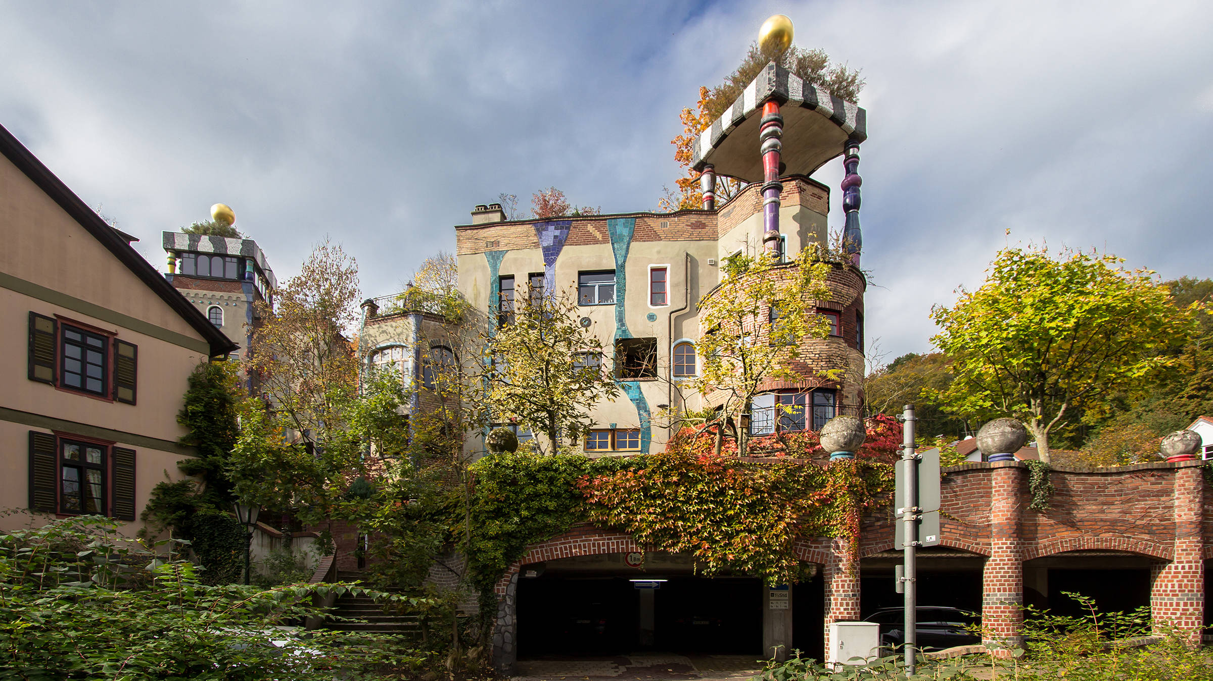 La Maison Hundertwasser près de l'hôtel H+ Hotel Bad Soden - Site internet officiel La Maison Hundertwasser près de l'hôtel H+ Hotel Bad Soden - Site internet officiel