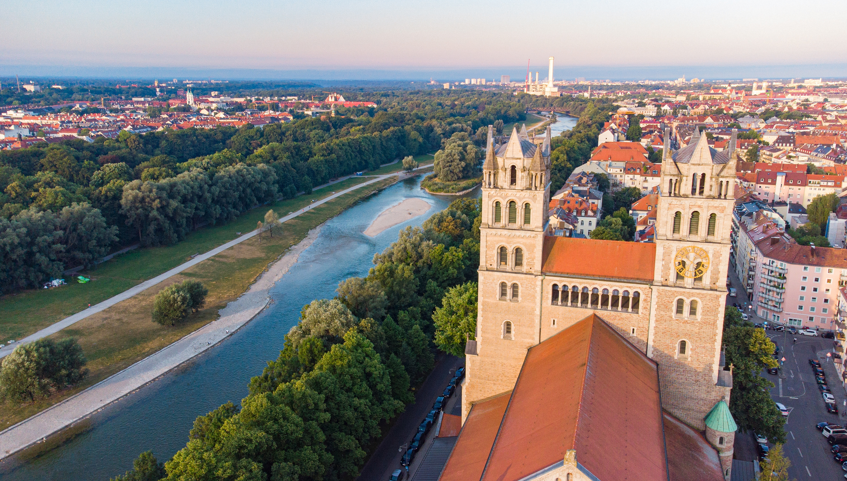 Frauenkirche in der Münchner Innenstadt - H2 Hotel München Messe - Offizielle Webseite