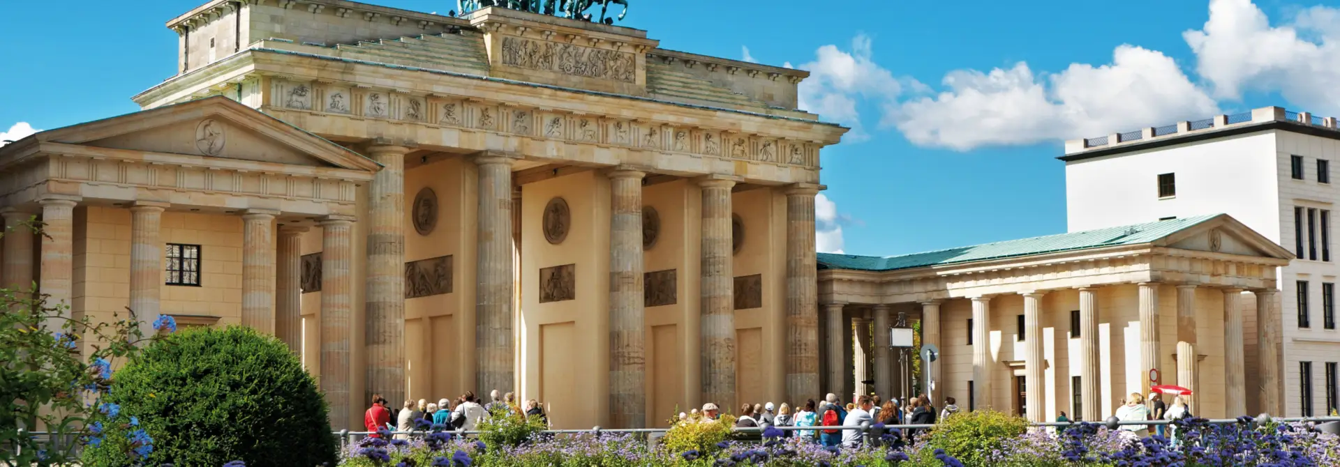 Keyvisual Slide Reiseschein einlösen und Köln entdecken - h-hotels.com - Offizielle  Webseite