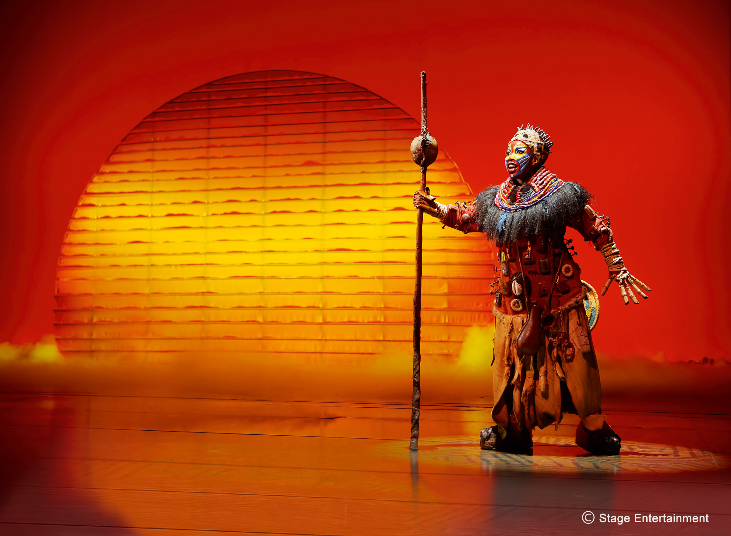 Rafiki im Musical Der König der Löwen - H-Hotels.com Rafiki im Musical Der König der Löwen - H-Hotels.com