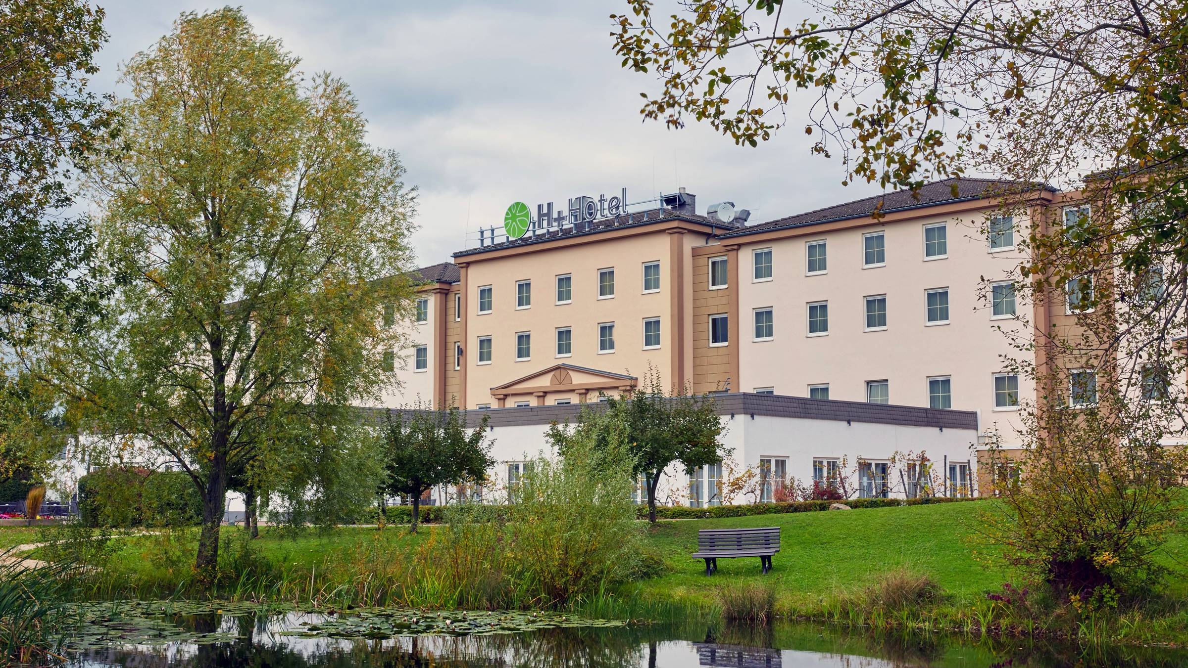 H+ Hotel Frankfurt Airport West - Official website H+ Hotel Frankfurt Airport West - Official website