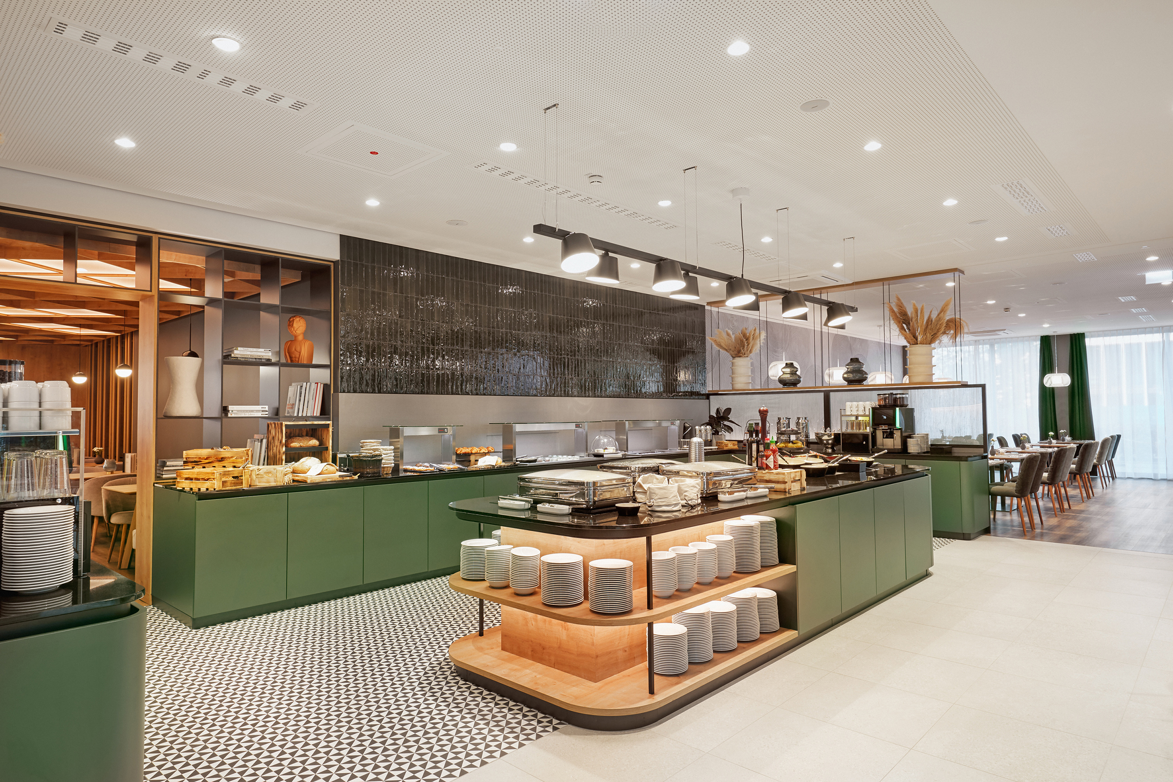 Breakfast at H+ Hotel Frankfurt Eschborn - Official website Breakfast at H+ Hotel Frankfurt Eschborn - Official website