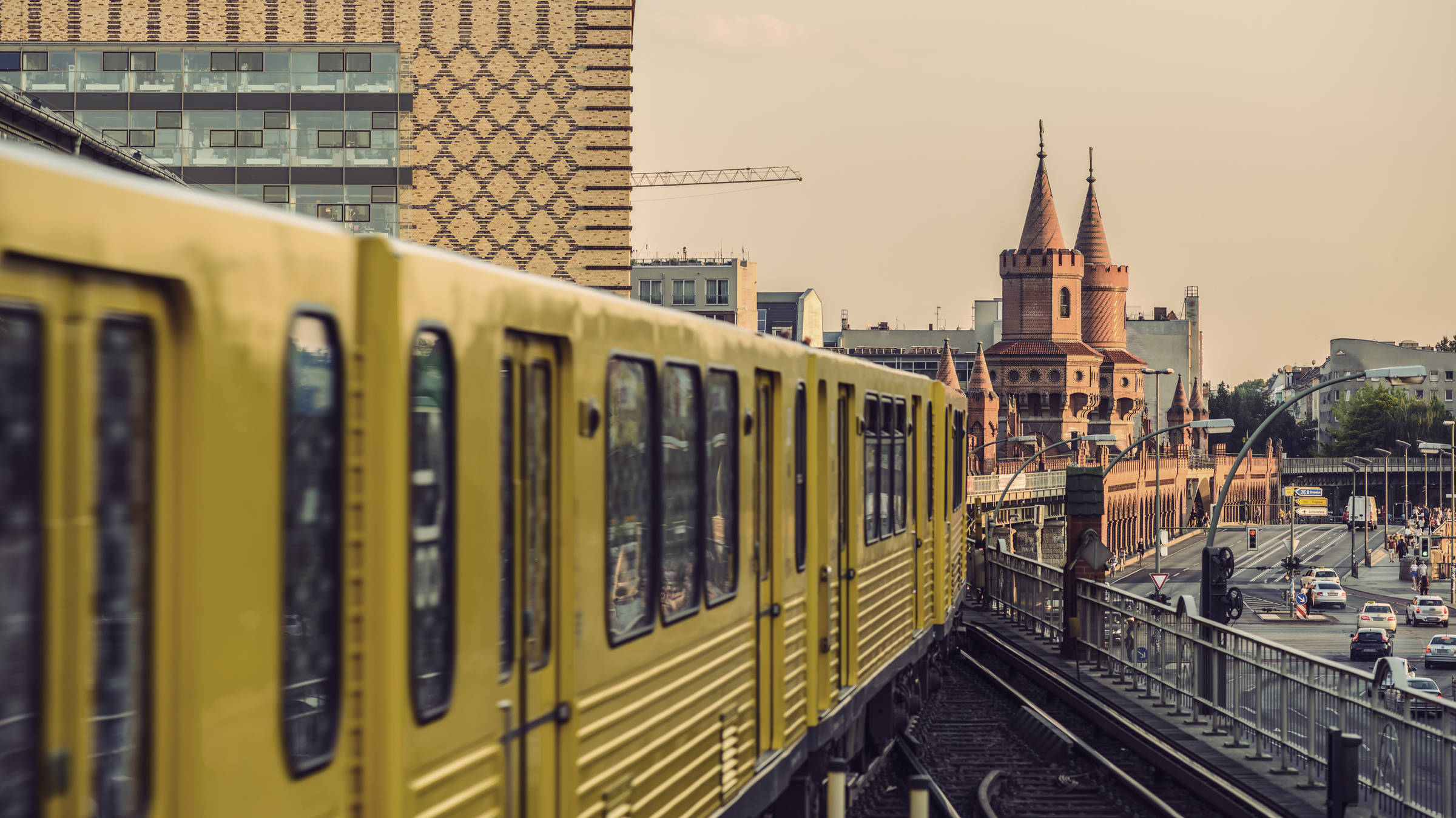 Mit der U-Bahn zu FALLING | IN LOVE - H-Hotels.com - Offizielle Webseite Mit der U-Bahn zu FALLING | IN LOVE - H-Hotels.com - Offizielle Webseite