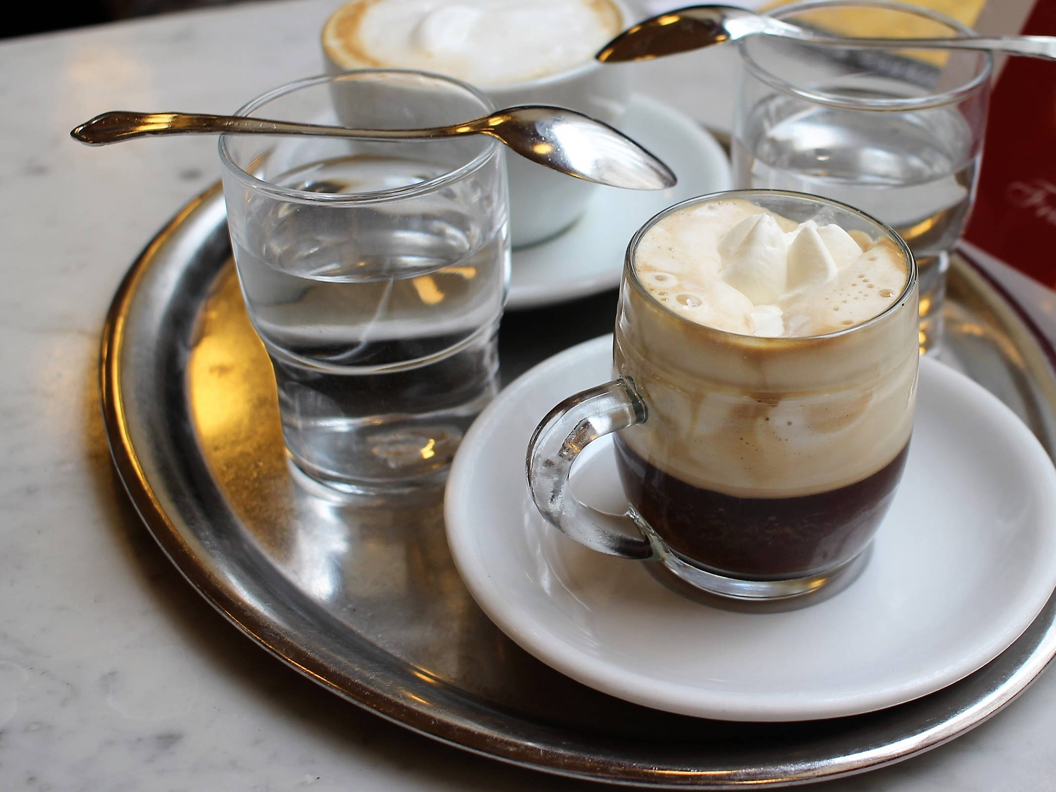 Einspääner in einem Wiener Kaffeehaus - H-Hotels.com - Offizielle Webseite Einspääner in einem Wiener Kaffeehaus - H-Hotels.com - Offizielle Webseite