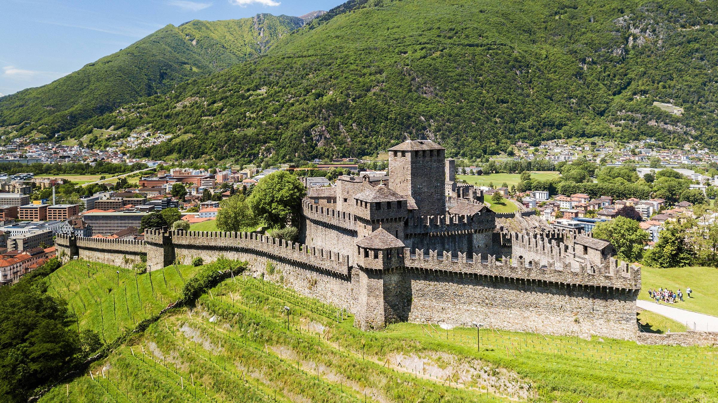 Castello di Monetebello - H4 Hotel Arcadia Locarno - Offizielle Webseite