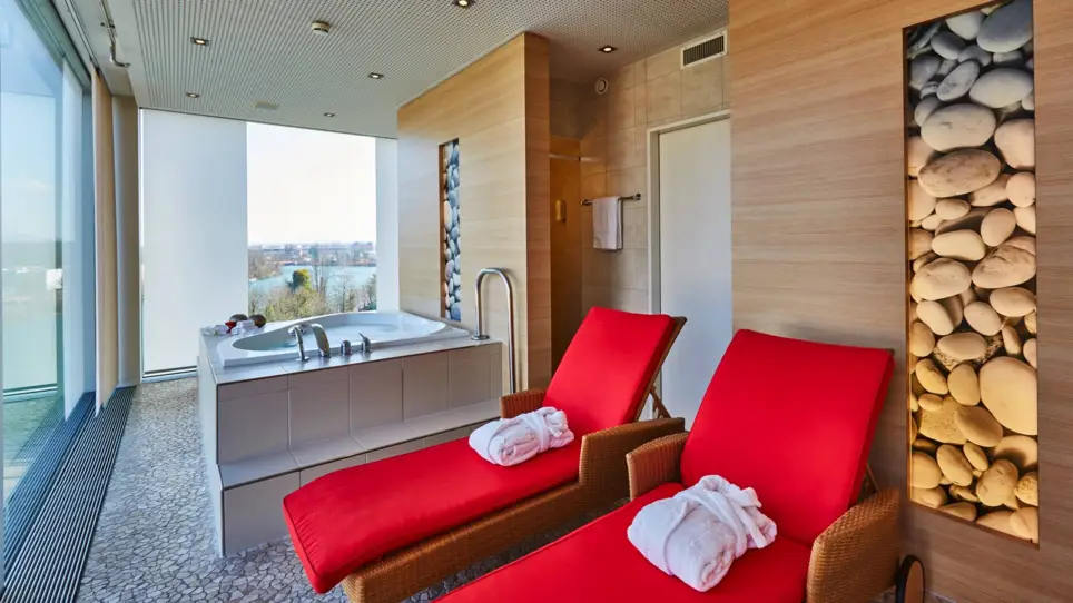 chaises longues - H4 Hotel Solothurn - site internet officiel chaises longues - H4 Hotel Solothurn - site internet officiel