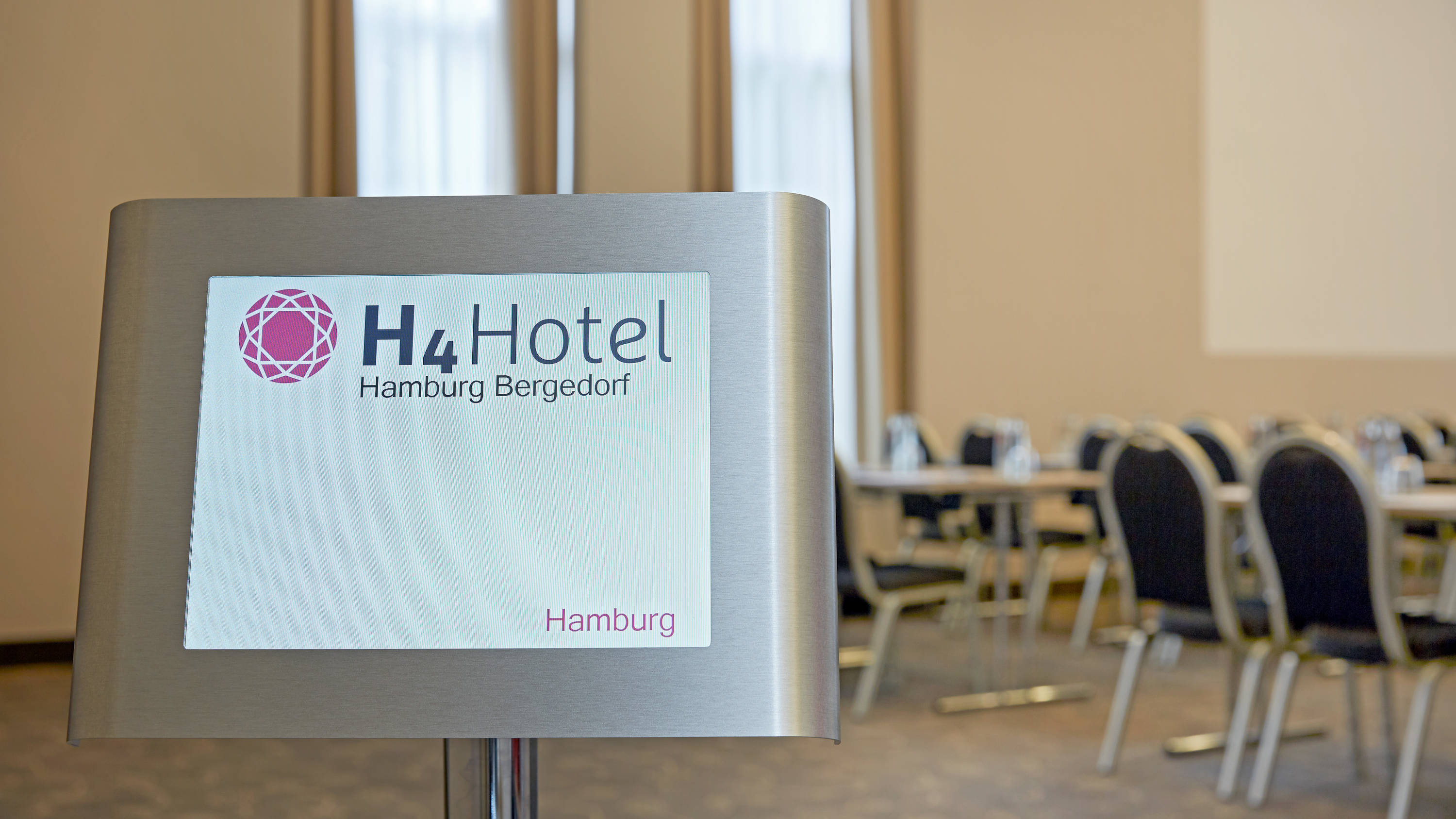 Fully equipped meeting rooms at the H4 Hotel Hamburg Bergedorf - Official website Fully equipped meeting rooms at the H4 Hotel Hamburg Bergedorf - Official website